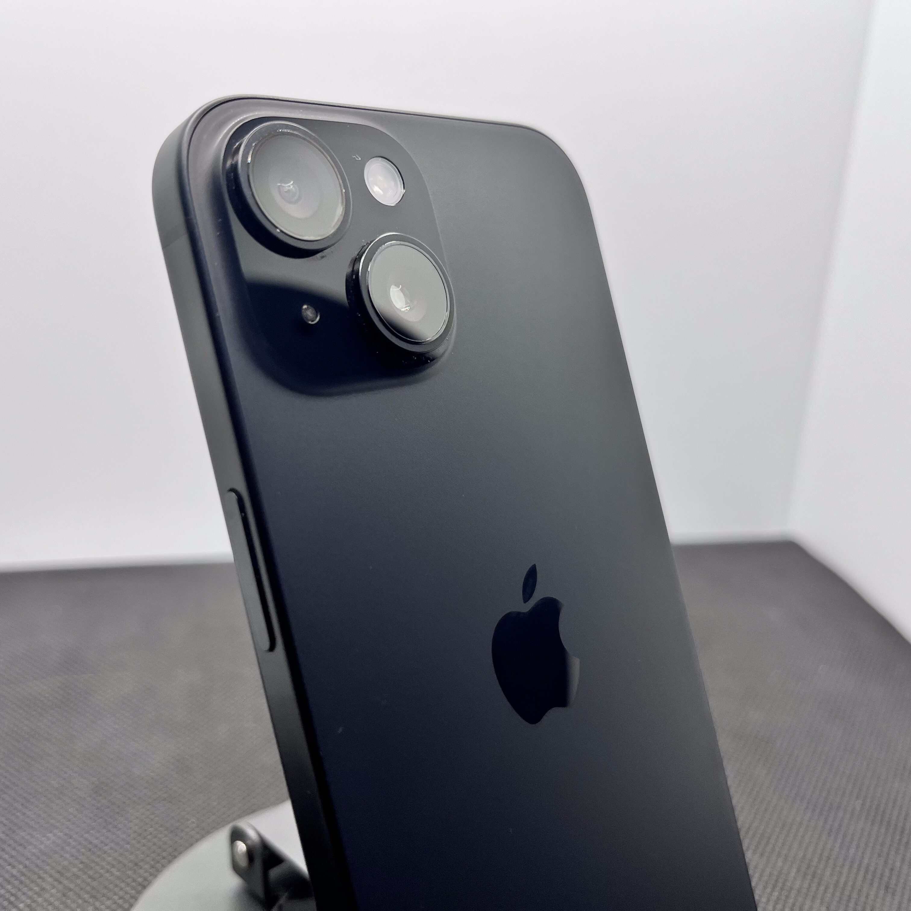 Apple iPhone 15 128GB Black Titanium (12 Month Warranty) - Image 10