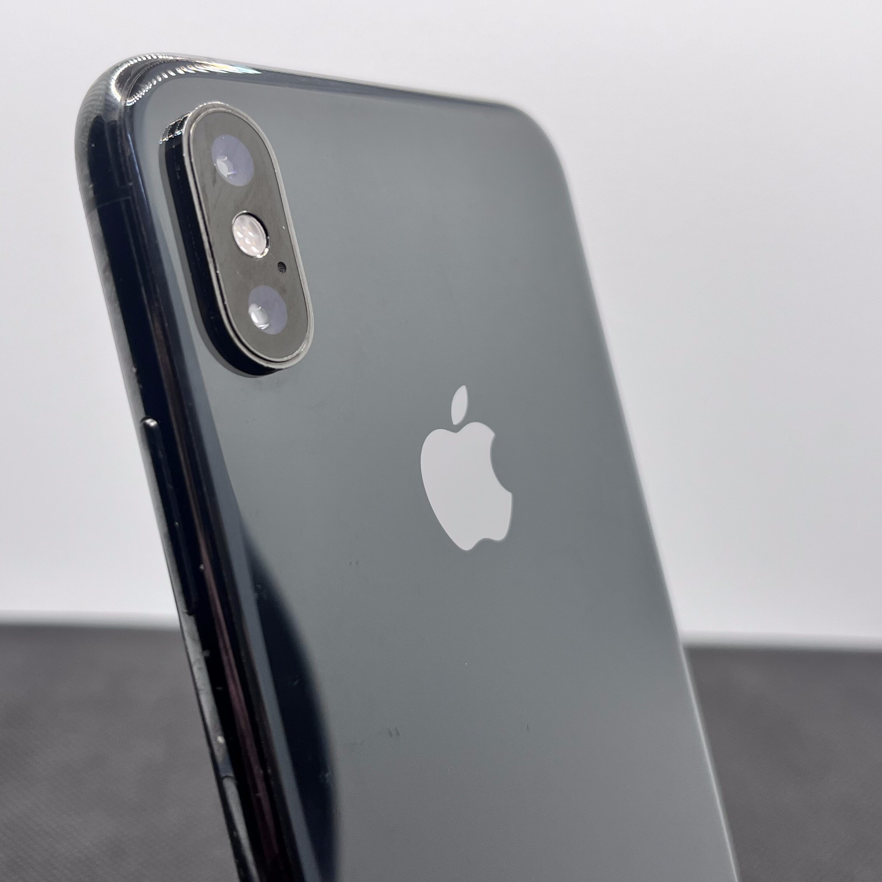 Apple iPhone Xs 64GB Black (3 Month Warranty) - Blurry Front
