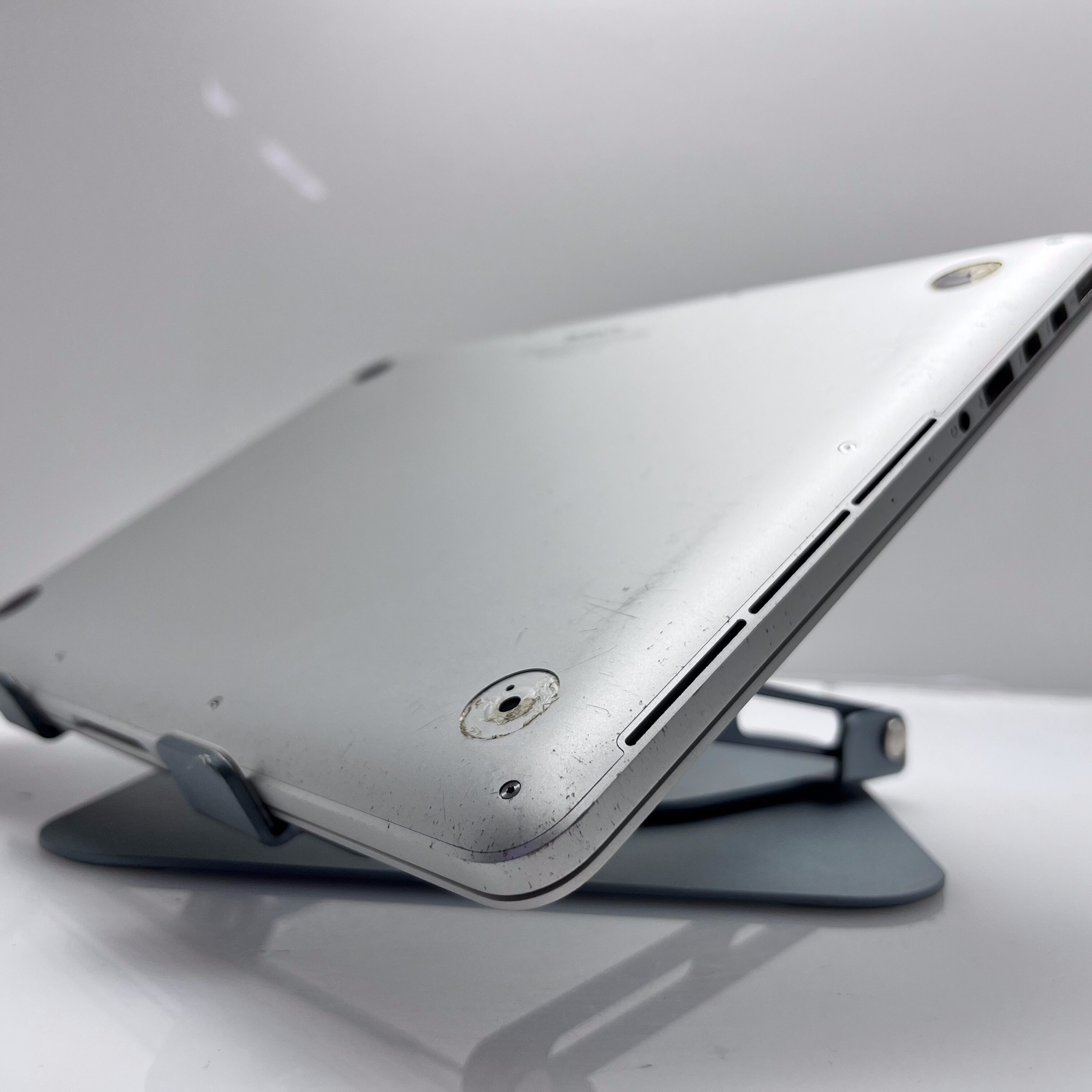 Apple MacBook Pro "Core i5" 13-Inch 8GB RAM 512GB SSD Silver (3 Month Warranty) - Image 11