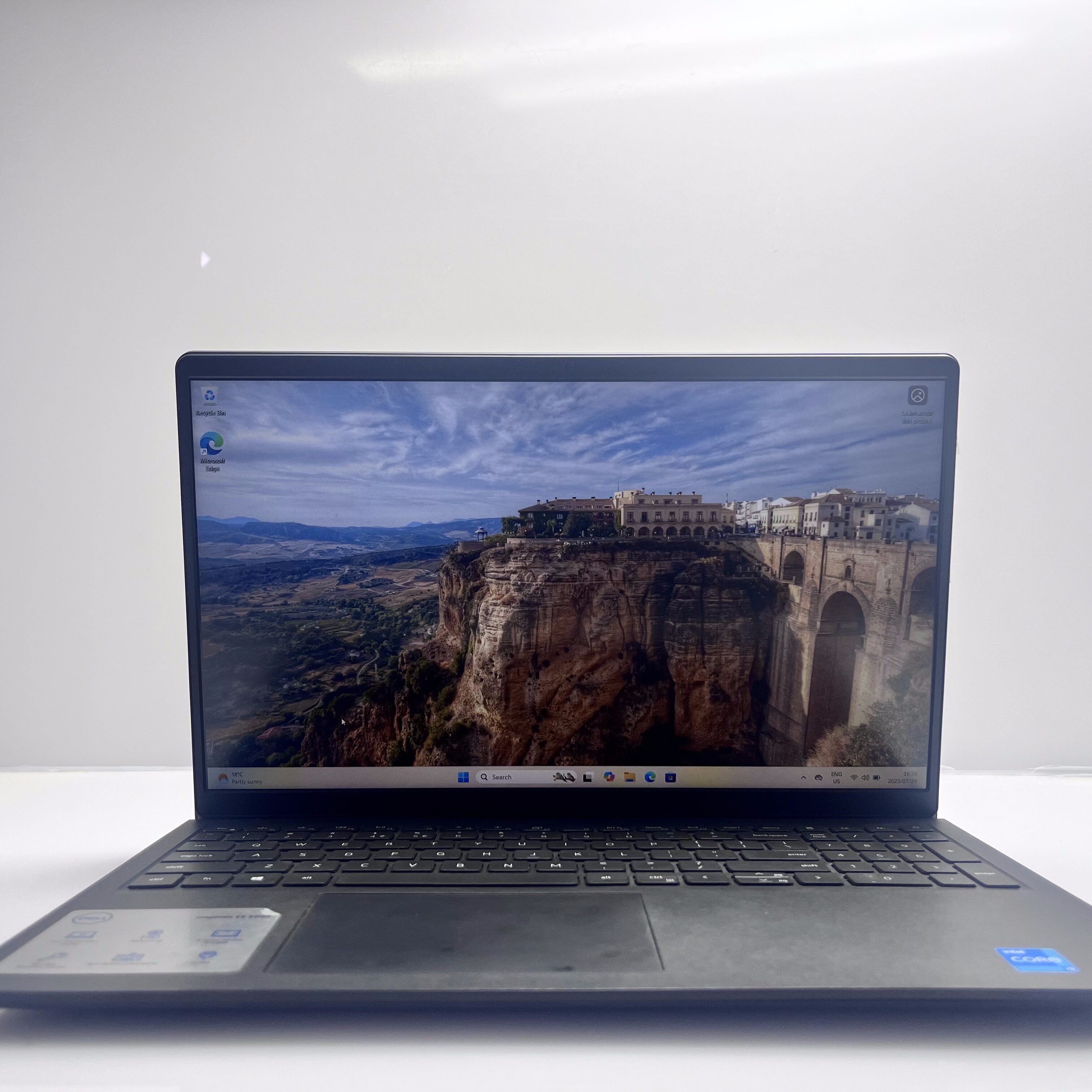 Dell Inspiron 15 3511 "Core i3" 16B RAM 256GB SSD + 1TB HDD Black - Bright Spots - Image 3