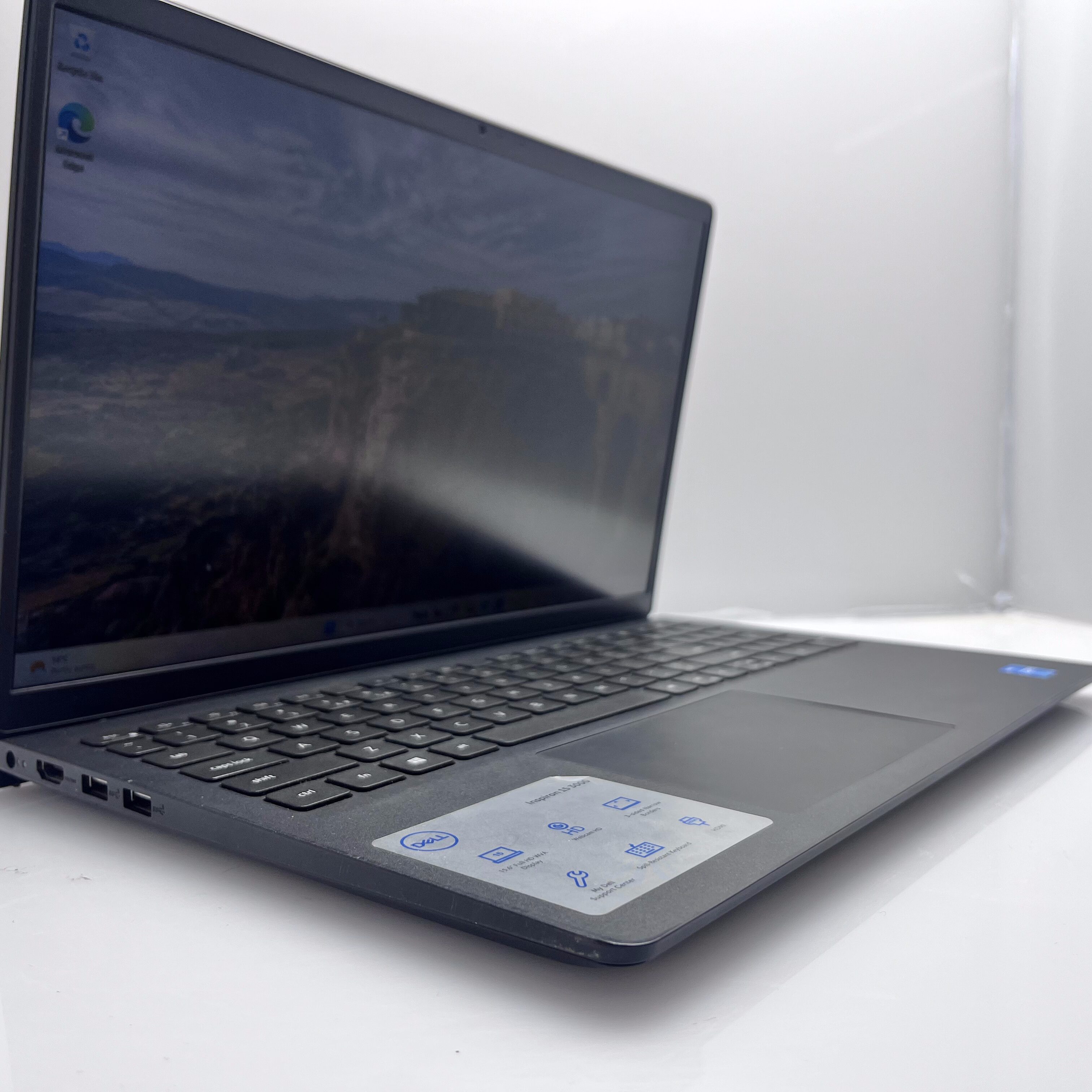 Dell Inspiron 15 3511 "Core i3" 16B RAM 256GB SSD + 1TB HDD Black - Bright Spots - Image 2
