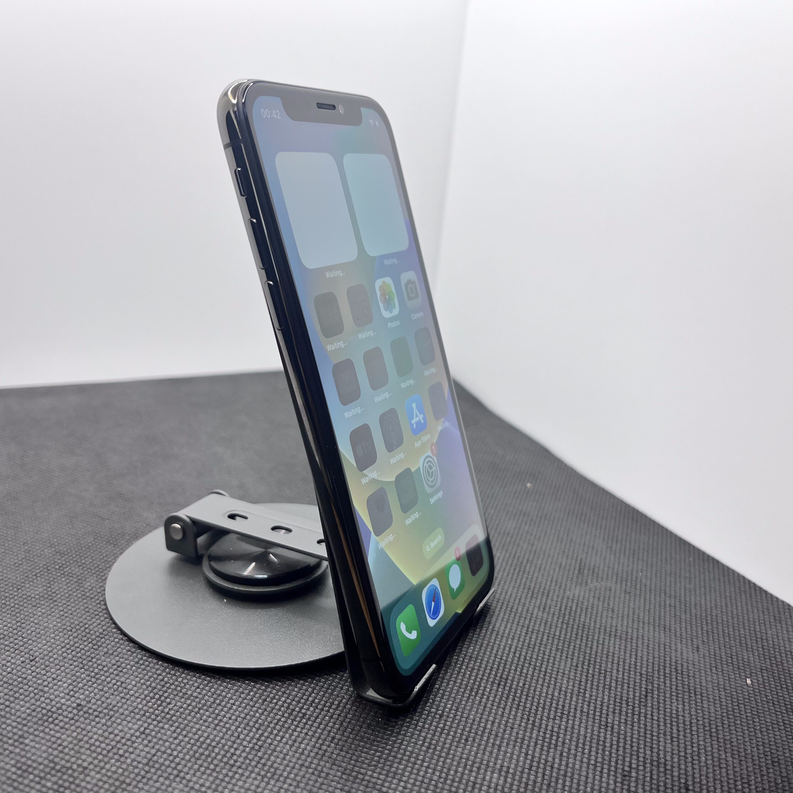 Apple iPhone X 256GB Space Grey (3 Month Warranty) - Image 2