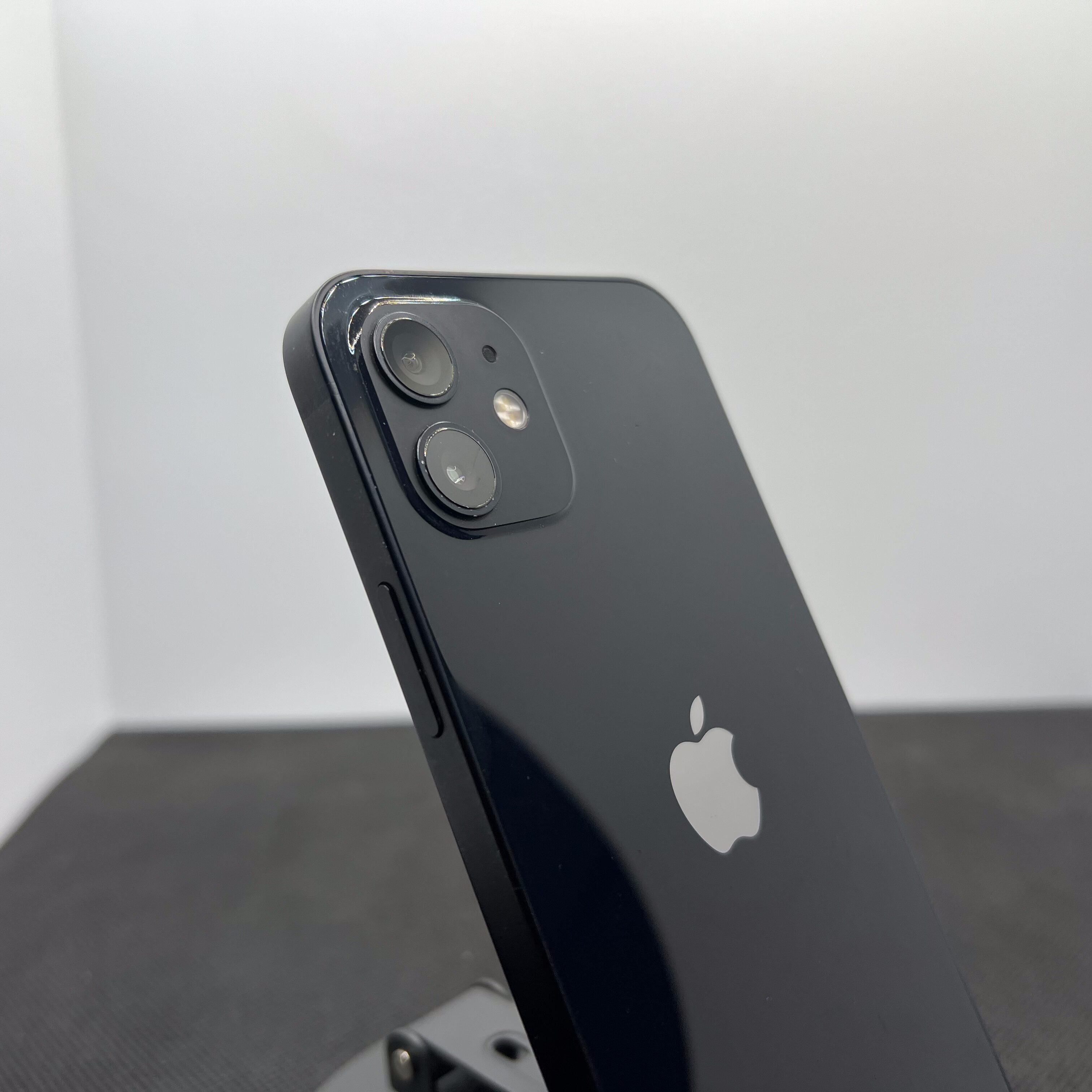 Apple iPhone 12 128GB Midnight (6 Month Warranty) - Image 9