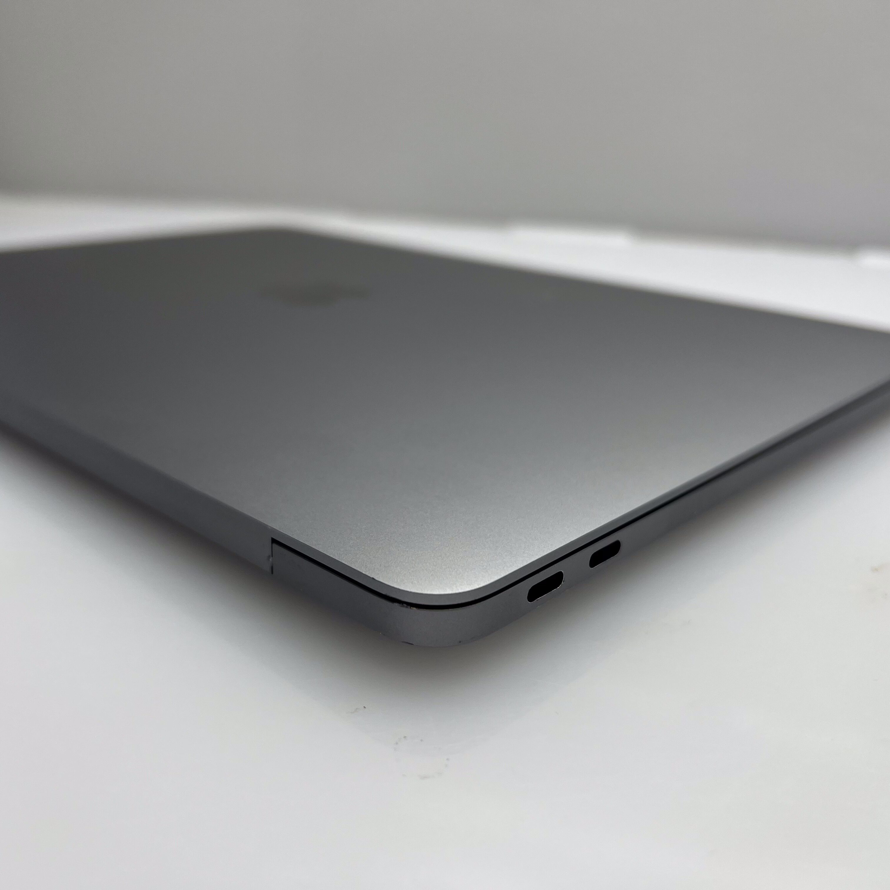 Apple MacBook Pro "Core i5" 13-Inch (Mid 2017) 8GB RAM 256GB - Bright Spots - Image 7
