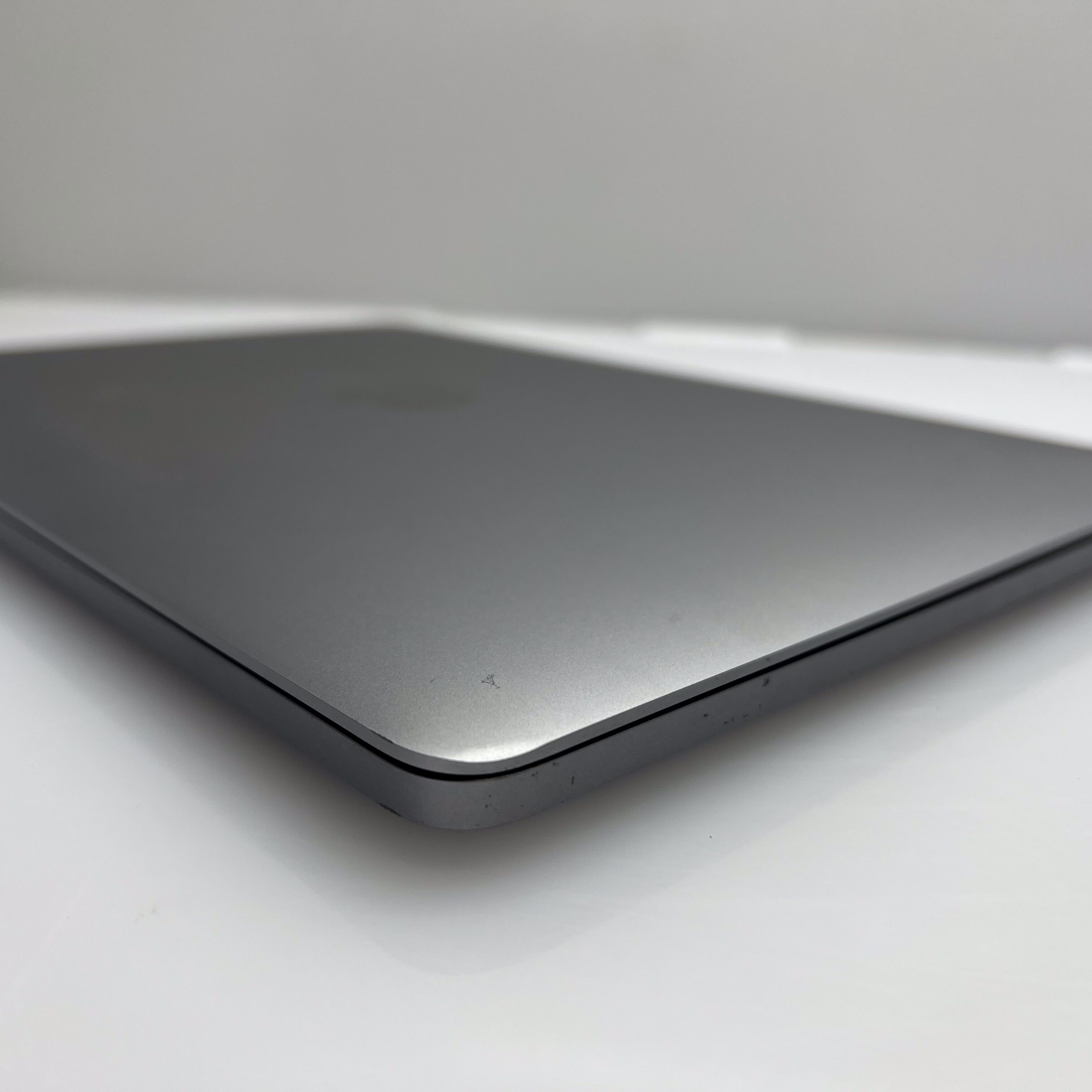 Apple MacBook Pro "Core i5" 13-Inch (Mid 2017) 8GB RAM 256GB - Bright Spots - Image 9