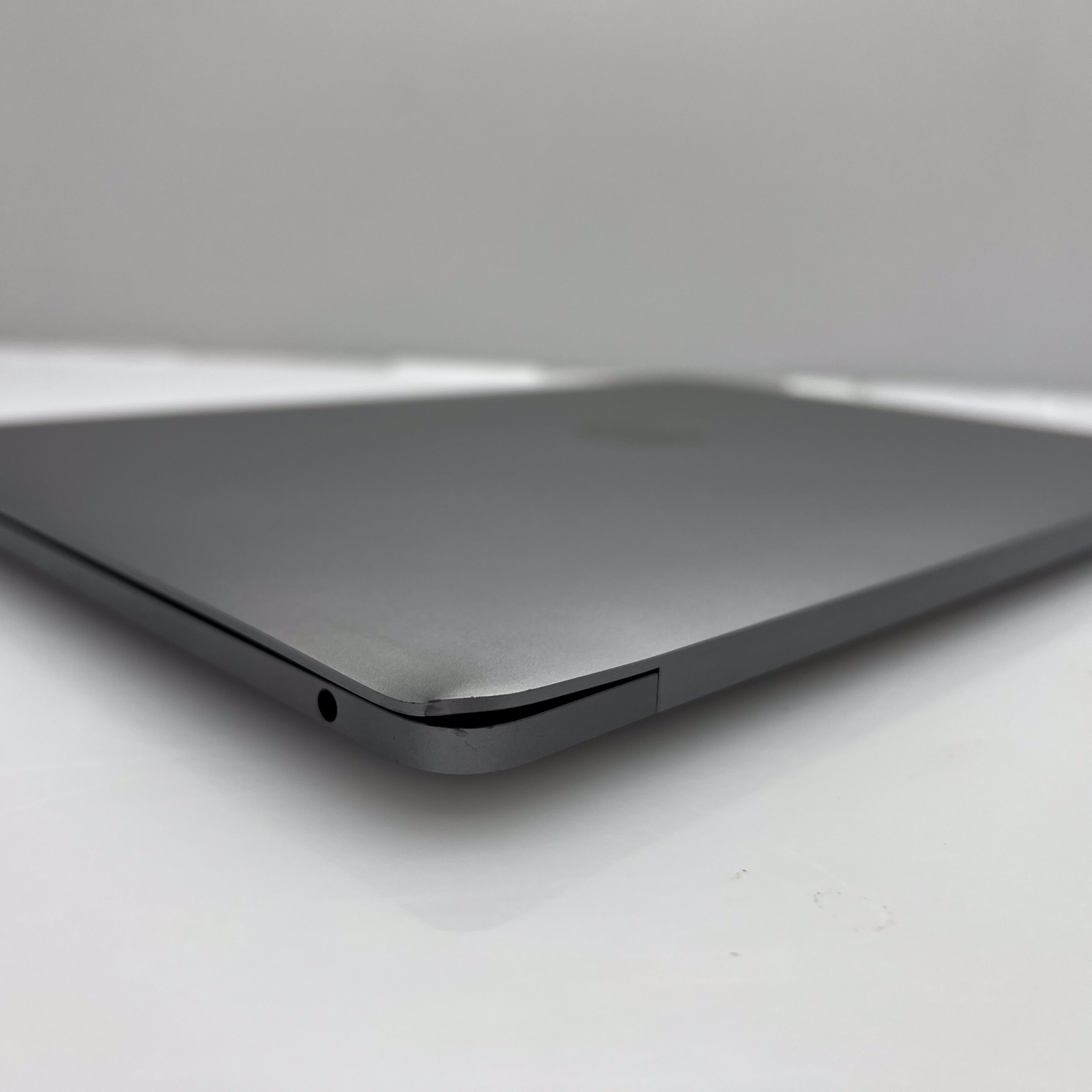 Apple MacBook Pro "Core i5" 13-Inch (Mid 2017) 8GB RAM 256GB - Bright Spots - Image 8