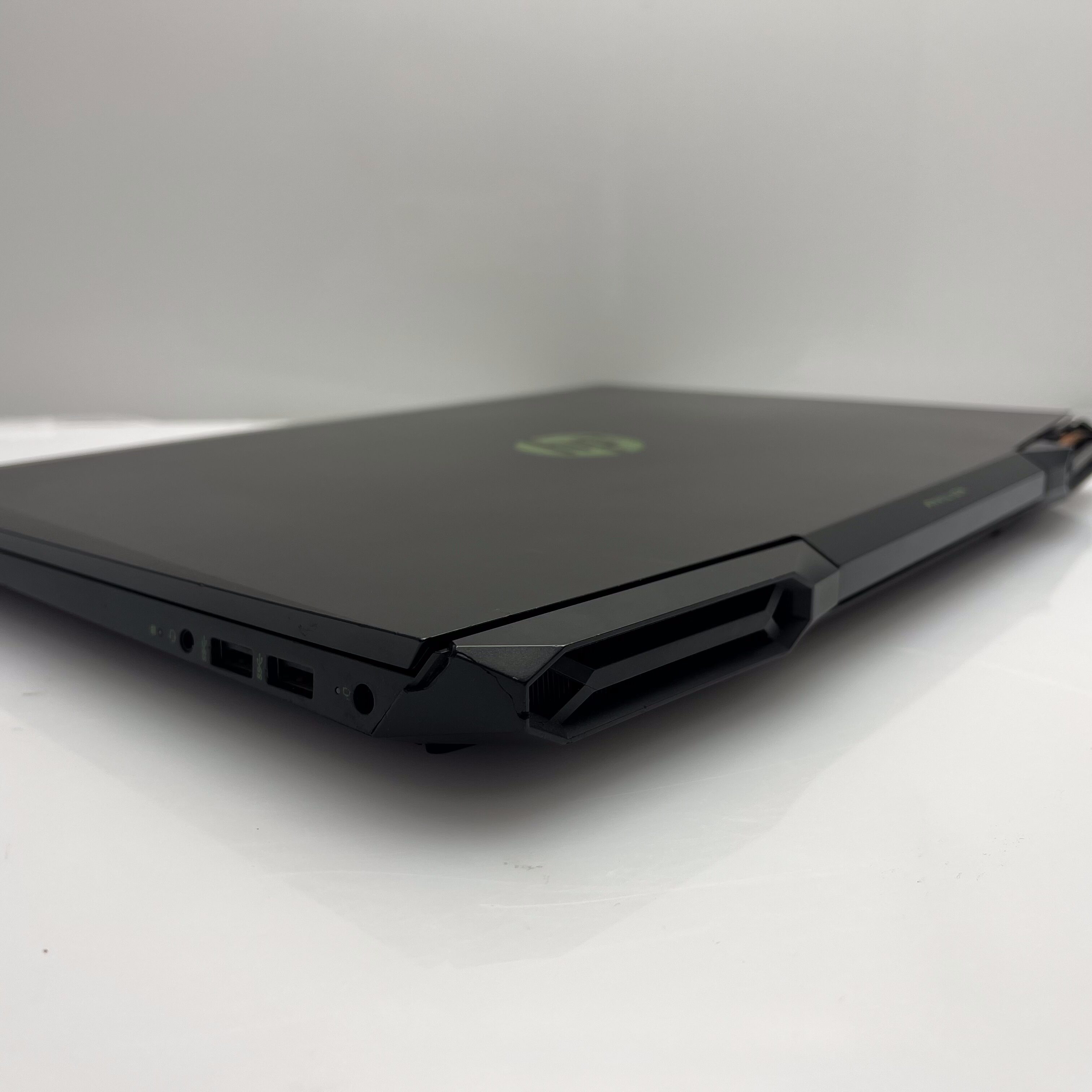 HP Pavillion 15-dk1000ni 16GB RAM 1TB HDD Black - Damaged Hinge
