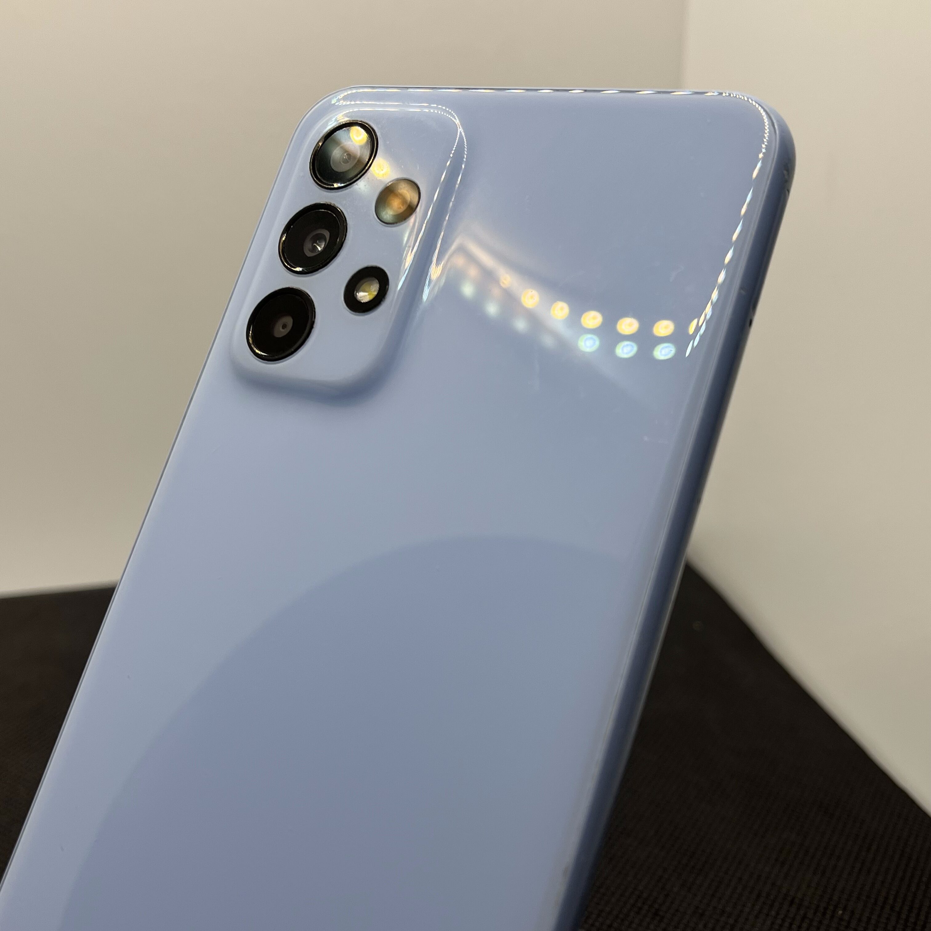 Samsung Galaxy A23 64GB Awesome Blue - Bright Spots - Image 11
