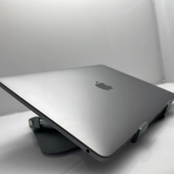 Apple MacBook Pro 