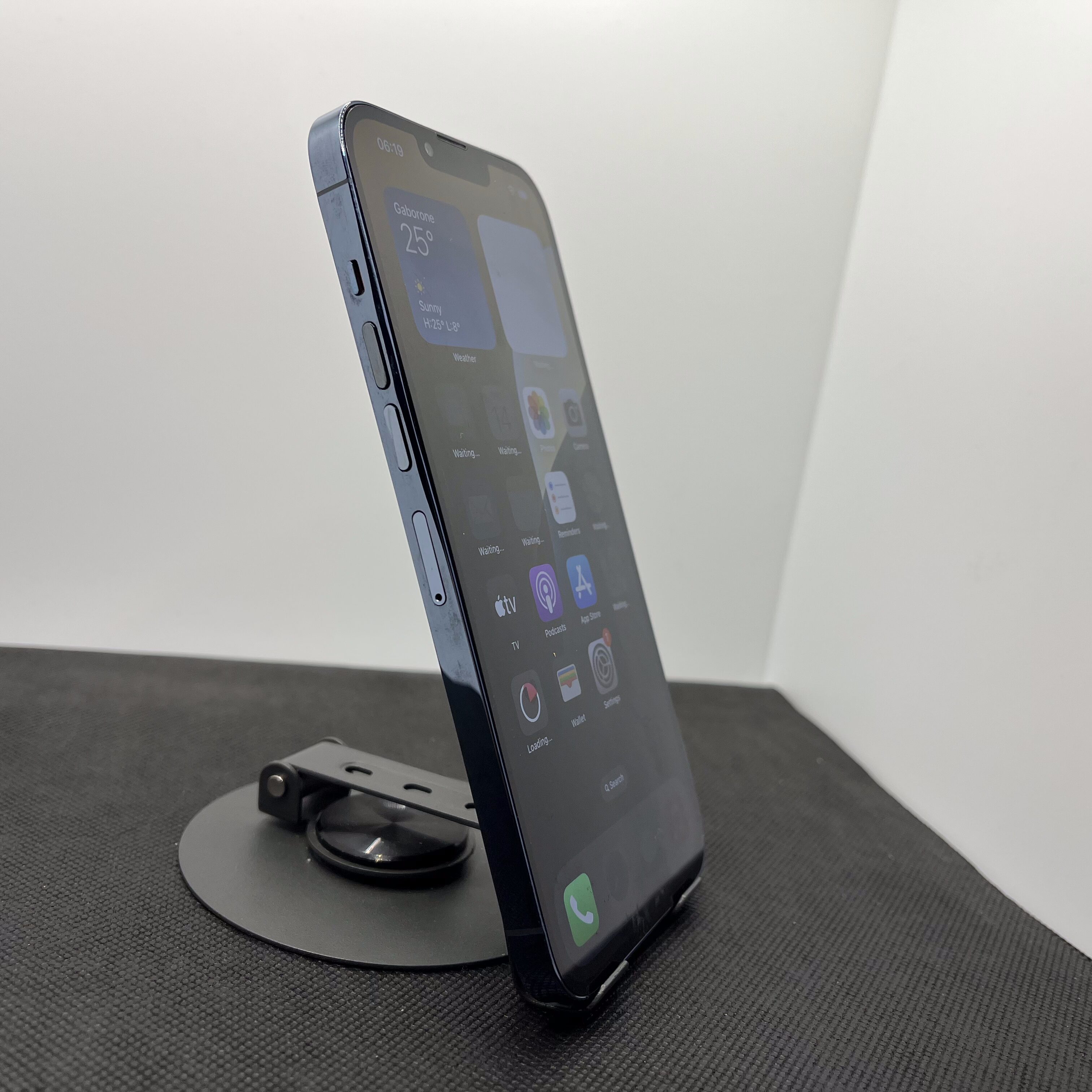 Apple iPhone 13 Pro Max 128GB Blue (12 Month Warranty) + Cover Bundle Value: R200 - Image 2