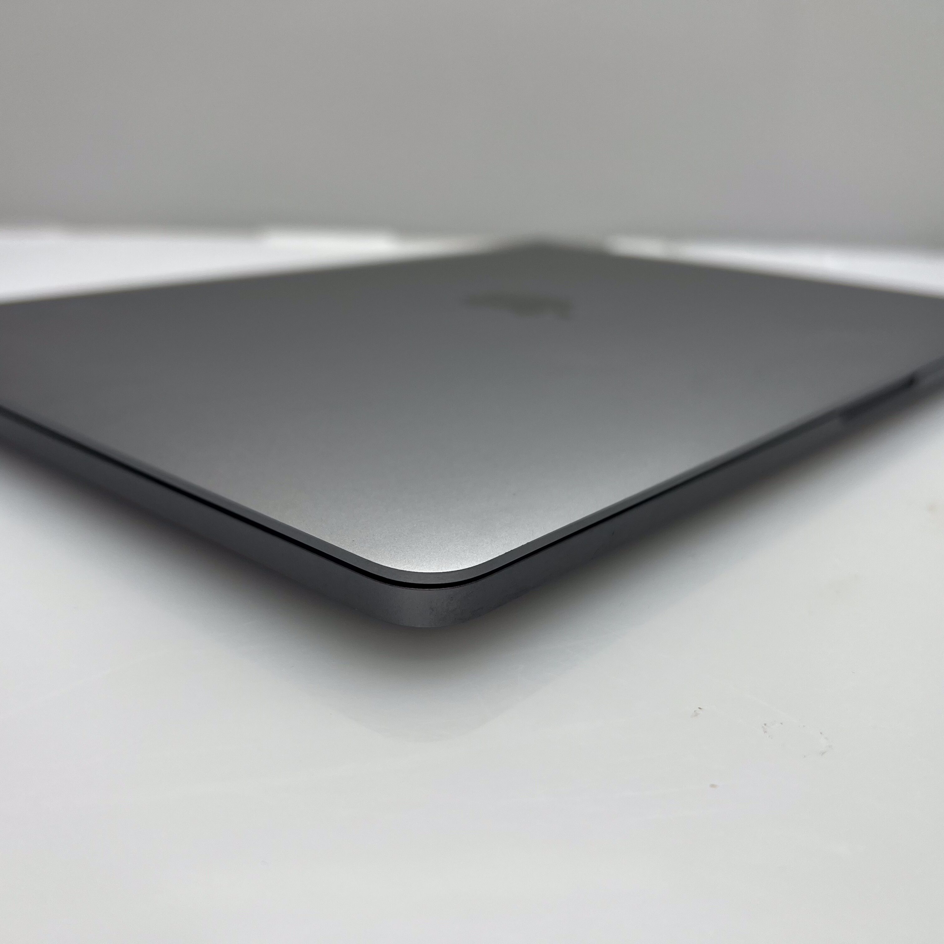 Apple MacBook Pro "Core i5" 13-Inch (Mid 2017) 8GB RAM 256GB - Bright Spots - Image 10