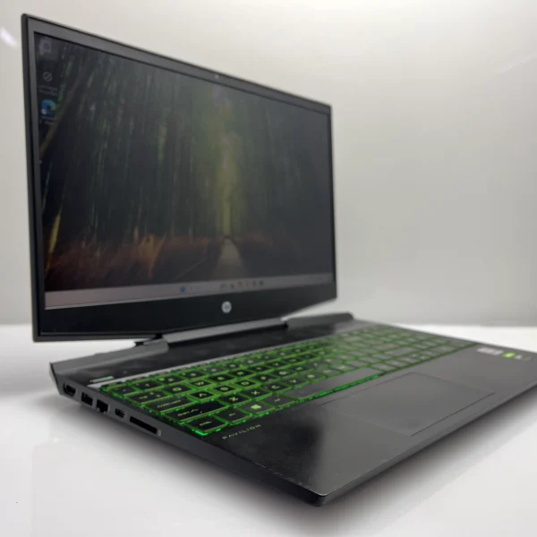 HP Pavillion 15-dk1000ni 16GB RAM 1TB HDD Black - Damaged Hinge