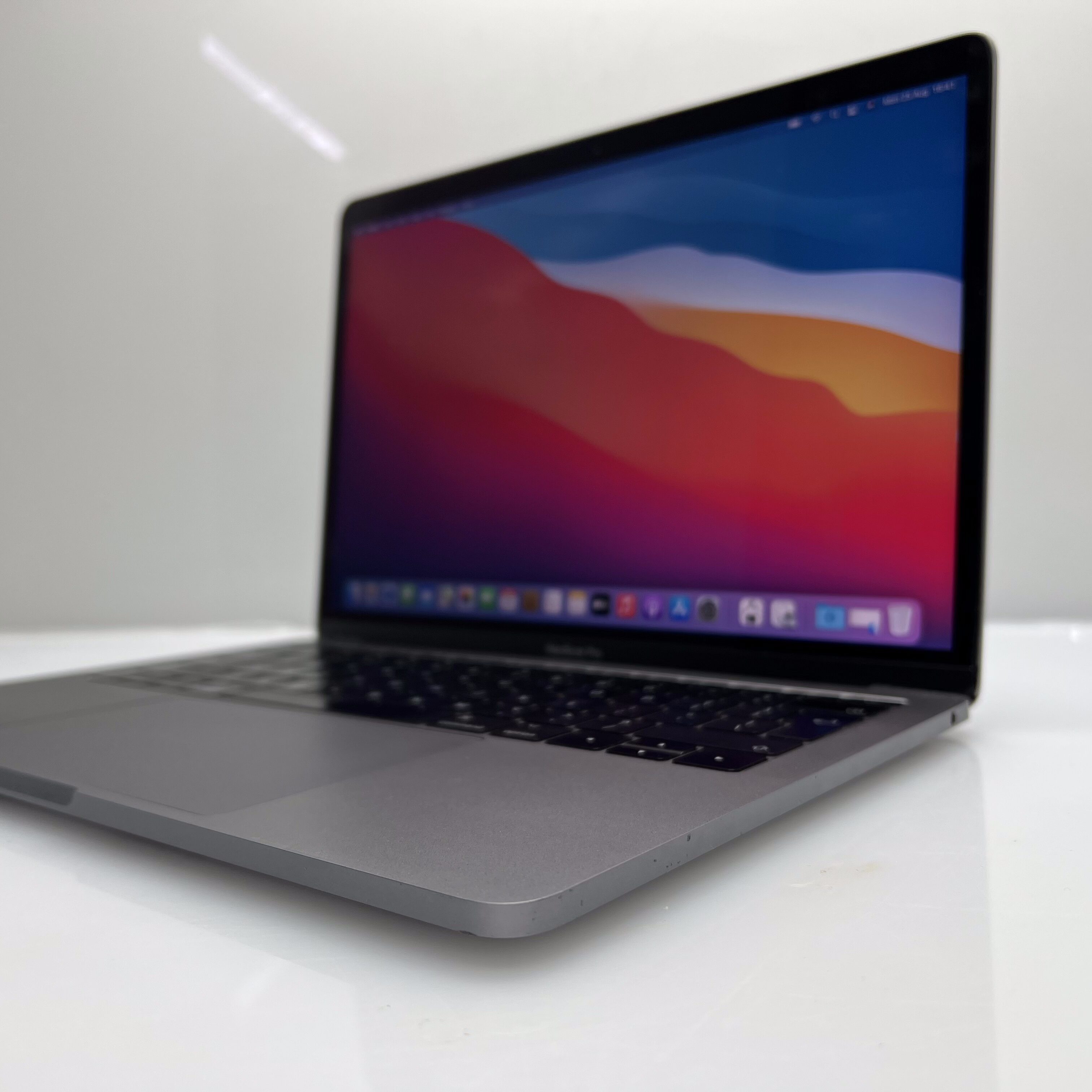 Apple MacBook Pro "Core i5" 13-Inch (Mid 2017) 8GB RAM 256GB - Bright Spots - Image 4