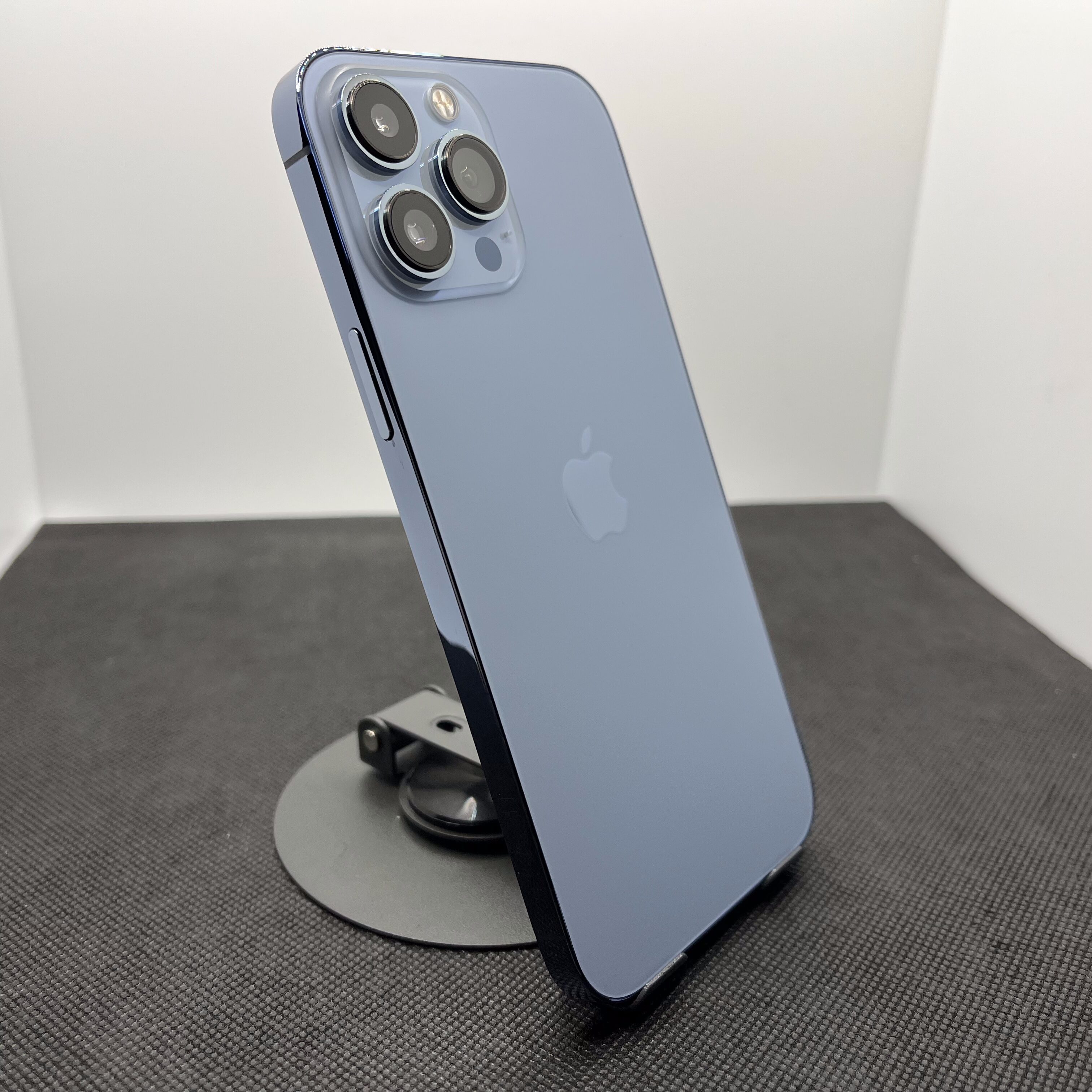 Apple iPhone 13 Pro Max 128GB Blue (12 Month Warranty) + Cover Bundle Value: R200 - Image 10