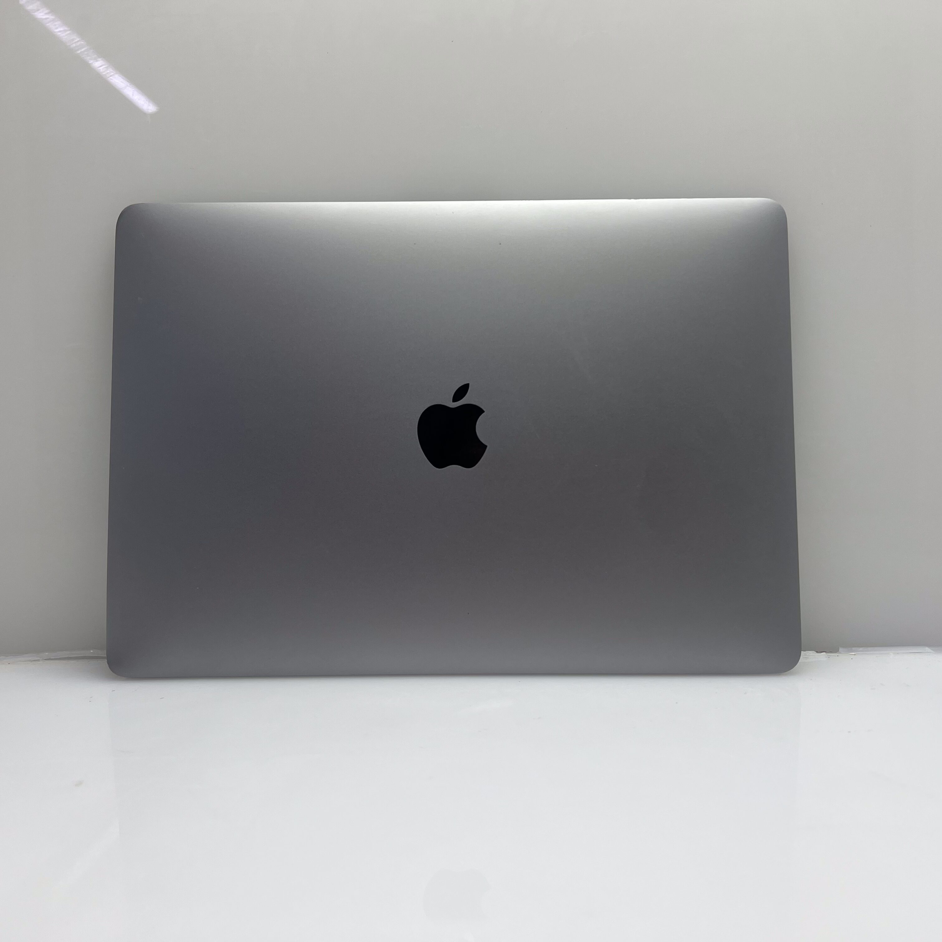 Apple MacBook Pro "Core i5" 13-Inch (Mid 2017) 8GB RAM 256GB - Bright Spots - Image 5