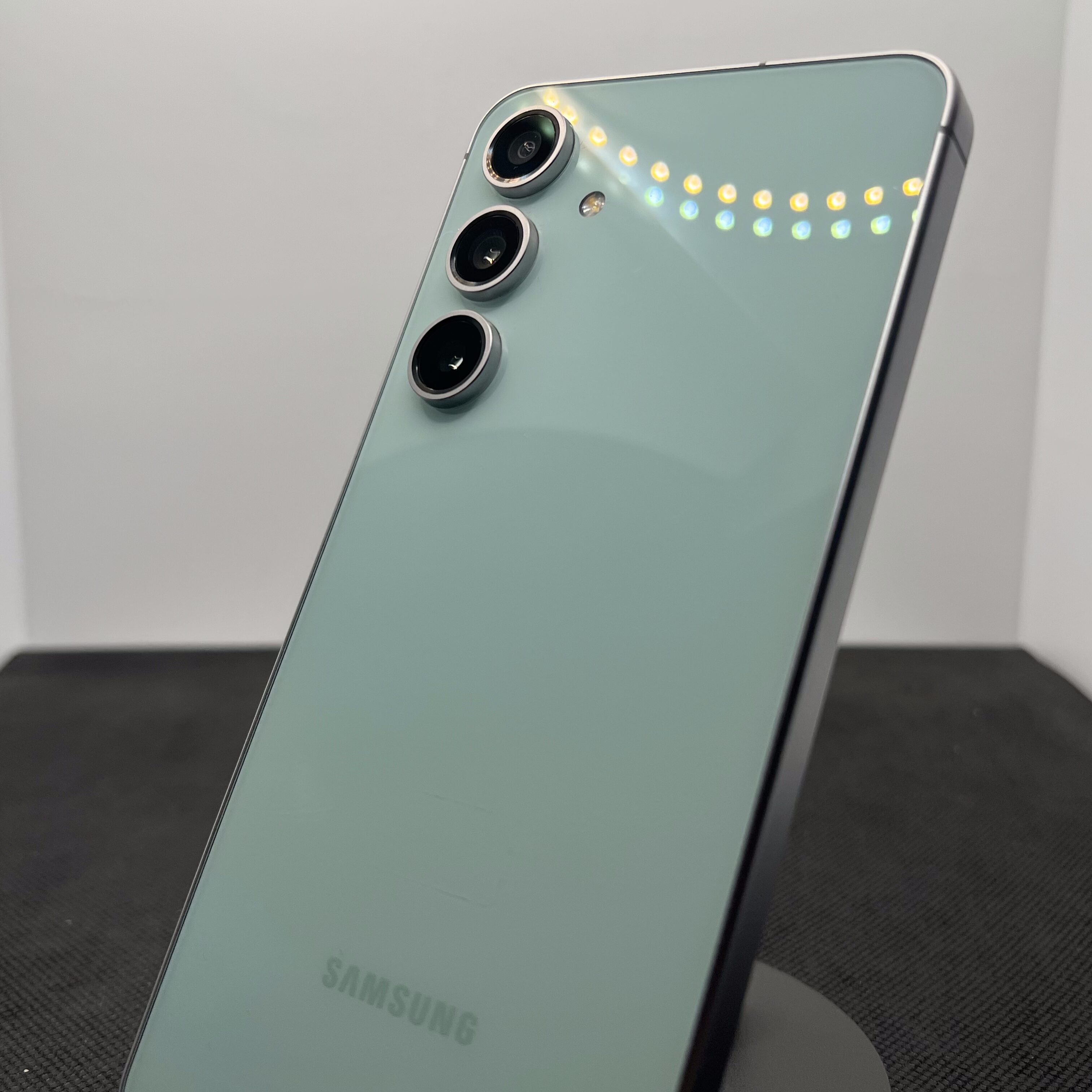 Samsung Galaxy S24 FE 256GB Mint Green (12 Month Warranty) - Image 12