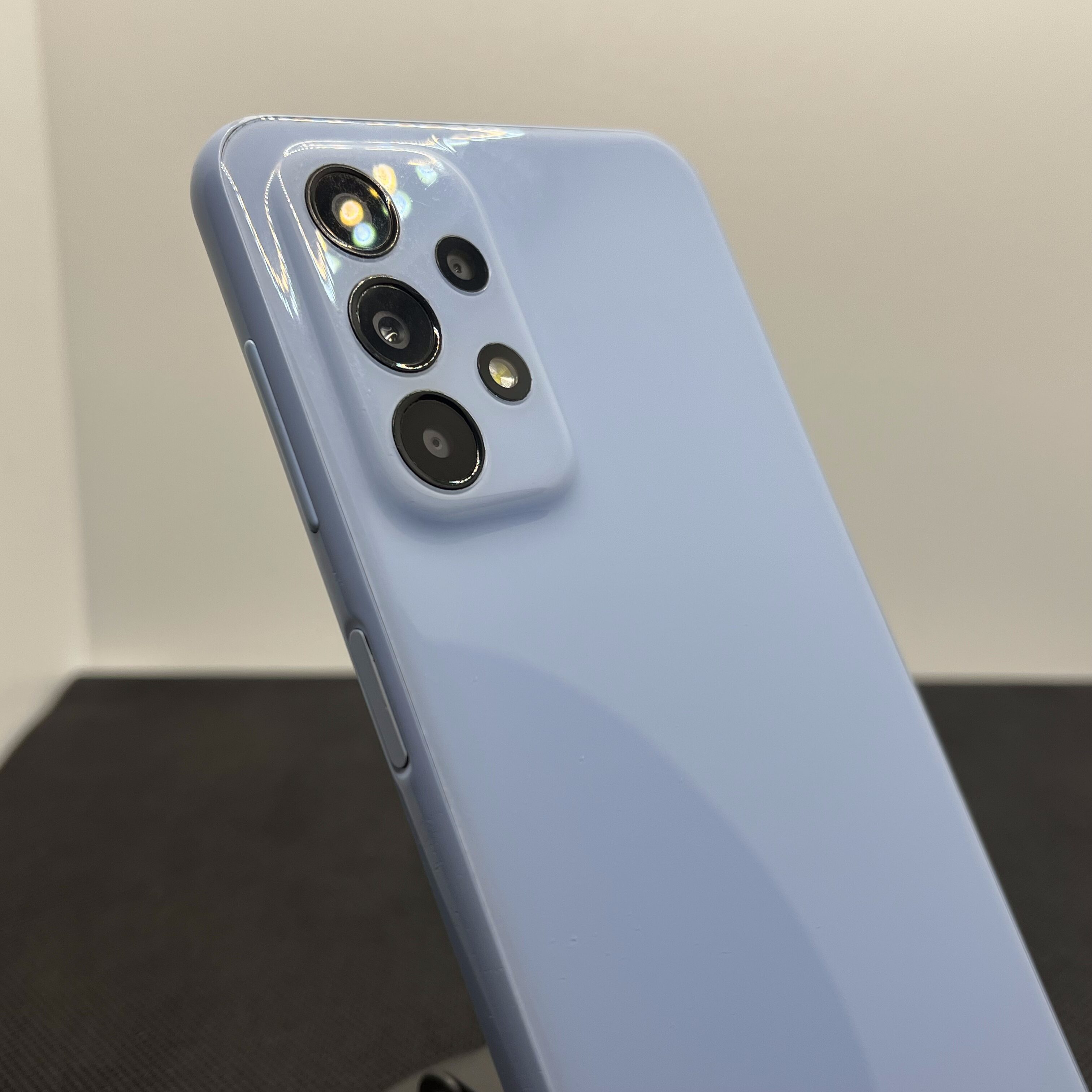 Samsung Galaxy A23 64GB Awesome Blue - Bright Spots - Image 10