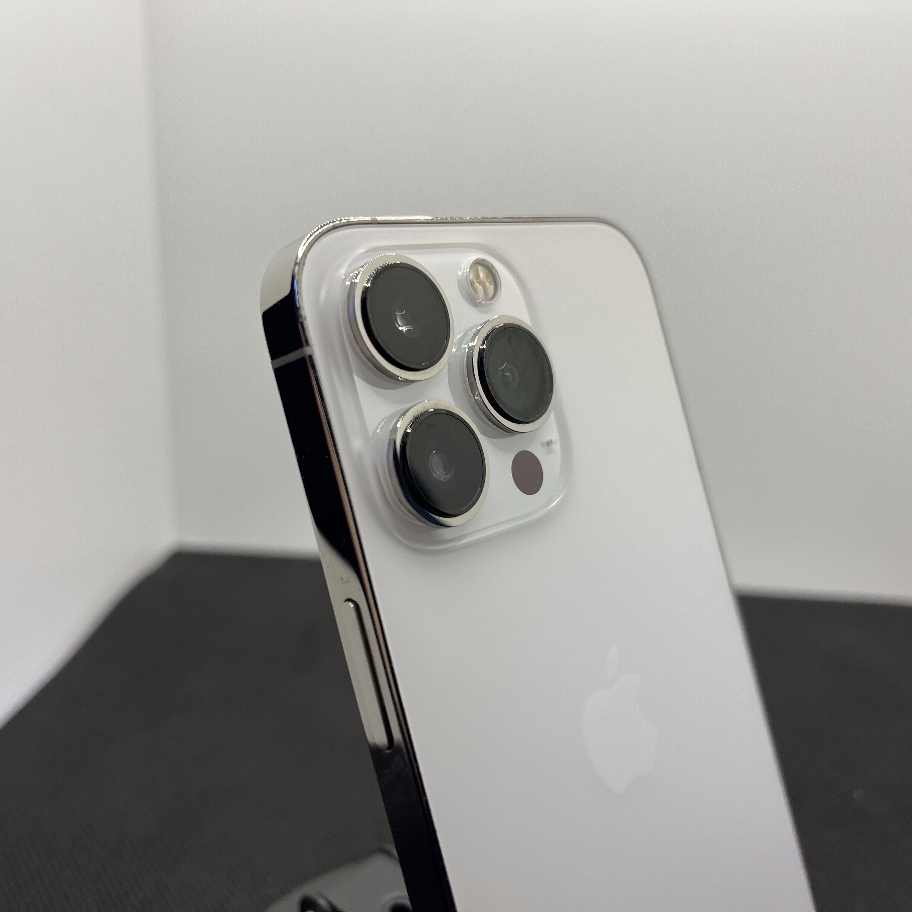 Apple iPhone 13 Pro 128GB Starlight (6 Month Warranty) - Image 10