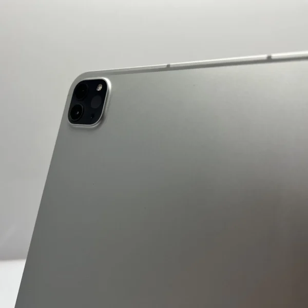 Apple iPad Pro 11″ 4th Gen (Wifi/Cellular) 256GB Silver (12 Month