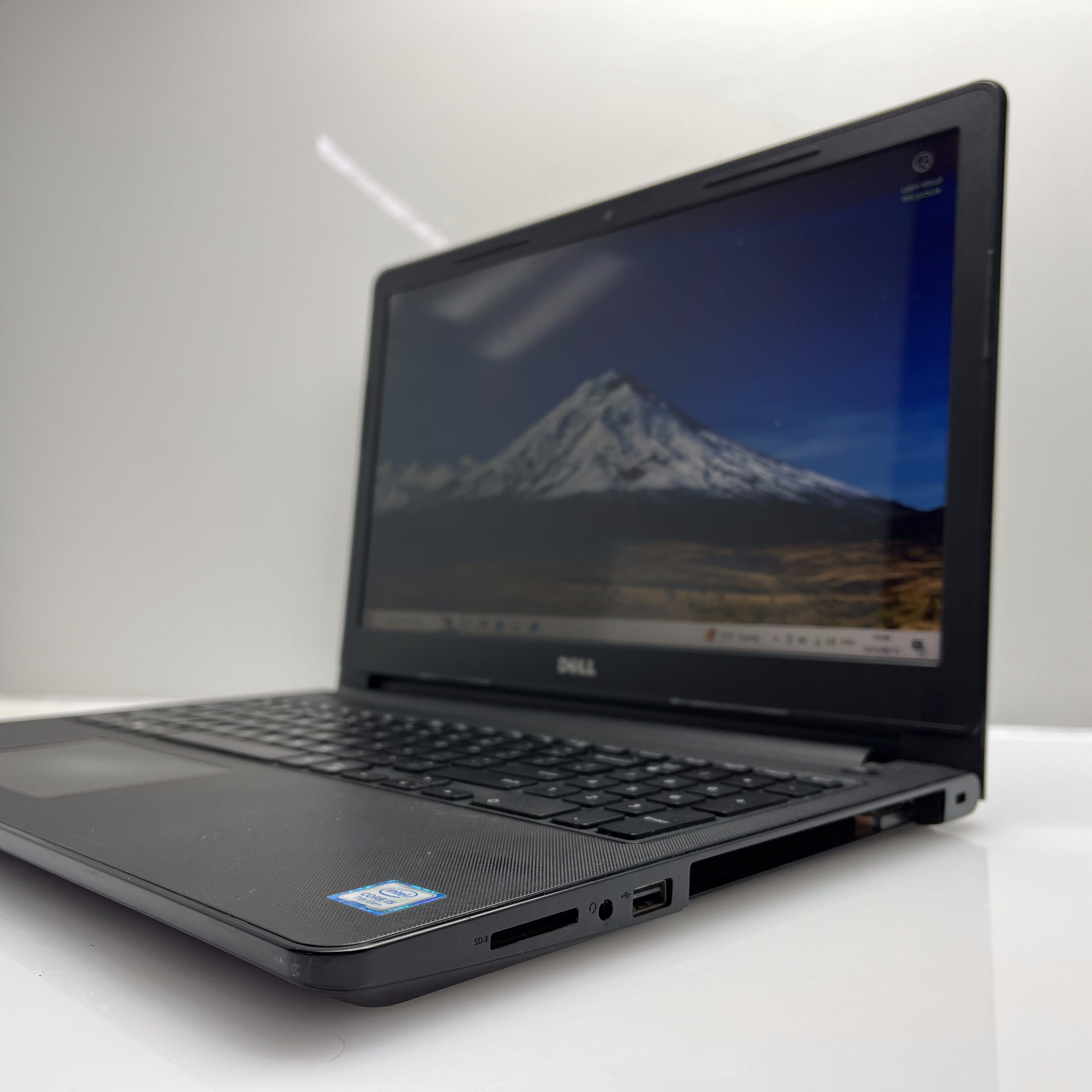 Dell Inspiron 15 "Core i5" 8GBB RAM 256GB SSD Black - No Disk Drive | No Camera - Image 4