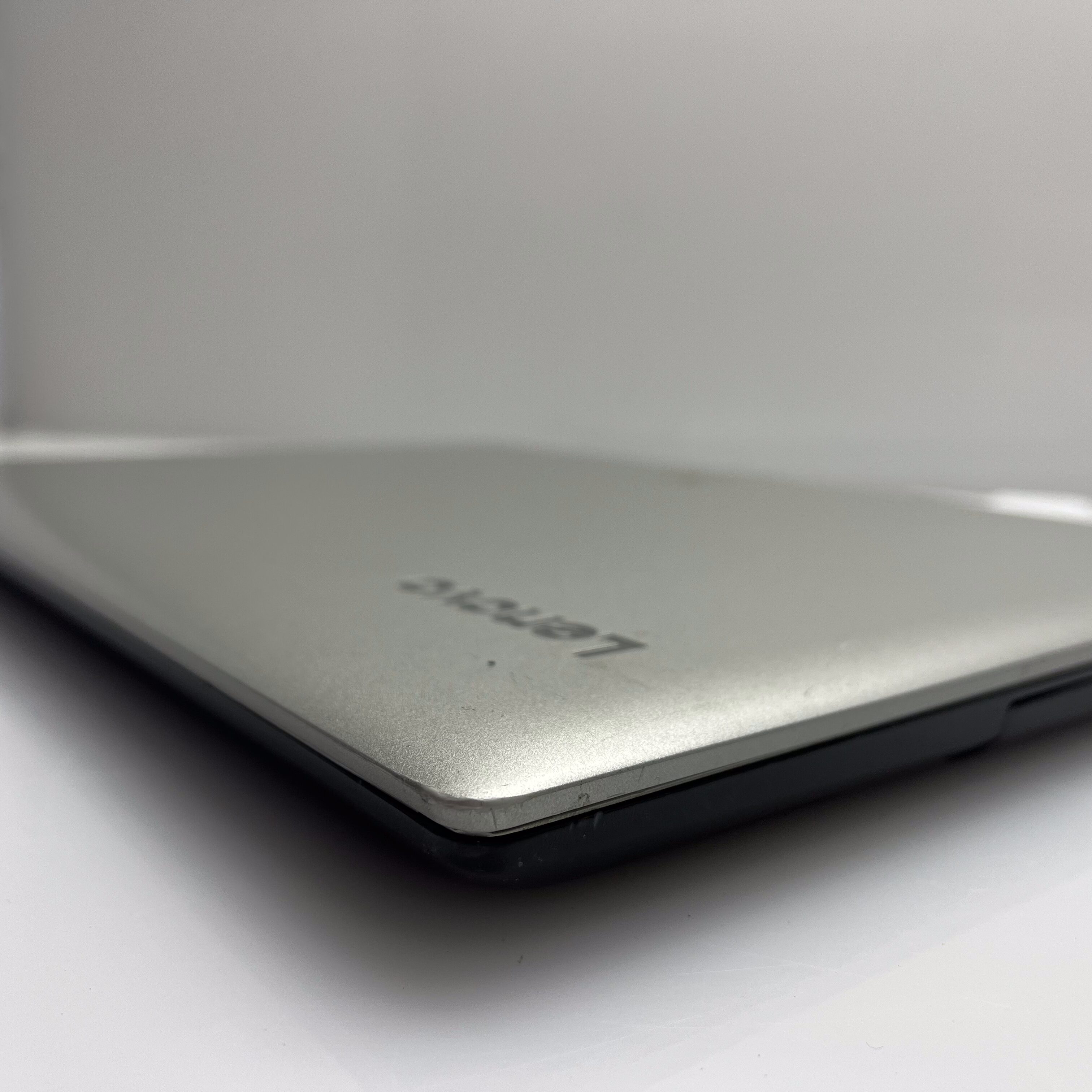 Lenovo 80SG "Celeron" 4GB RAM 512GB SSD (SATA) Silver - Image 8
