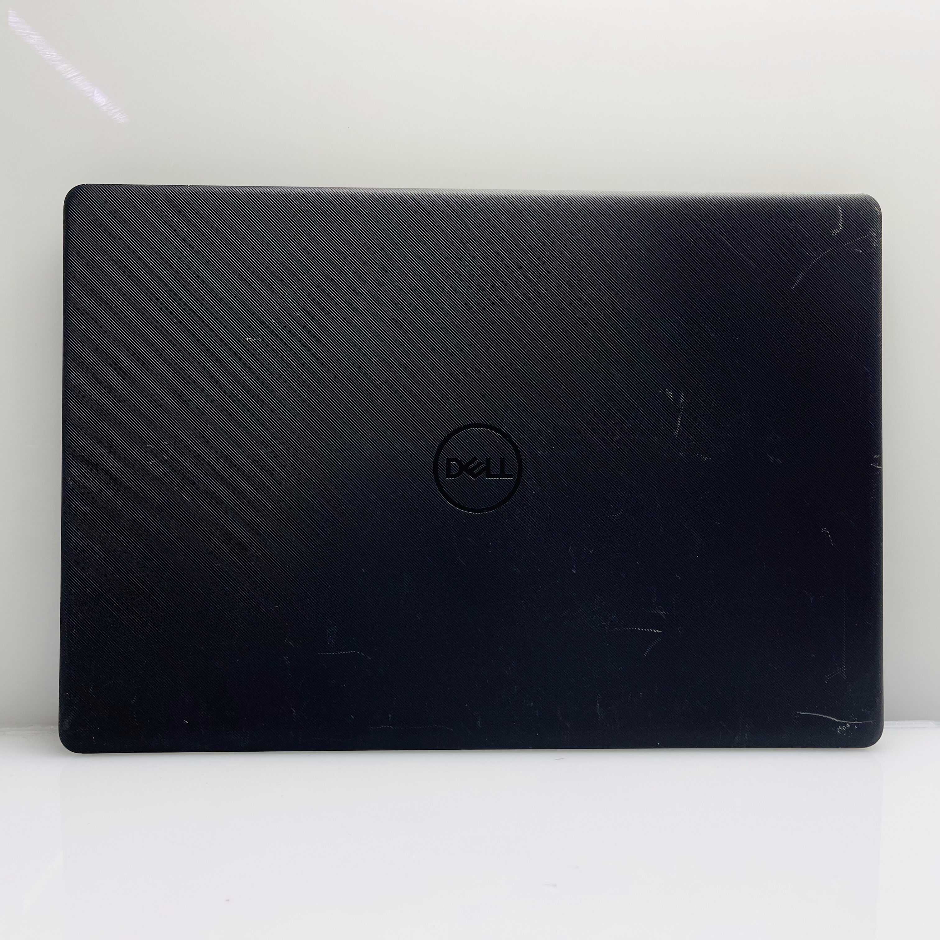 Dell Vostro 3591 10th Gen "Core i3" 2.10GHz 8GB RAM 500GB SSD (NVMe) Black - Minor Bright Spots - Image 2