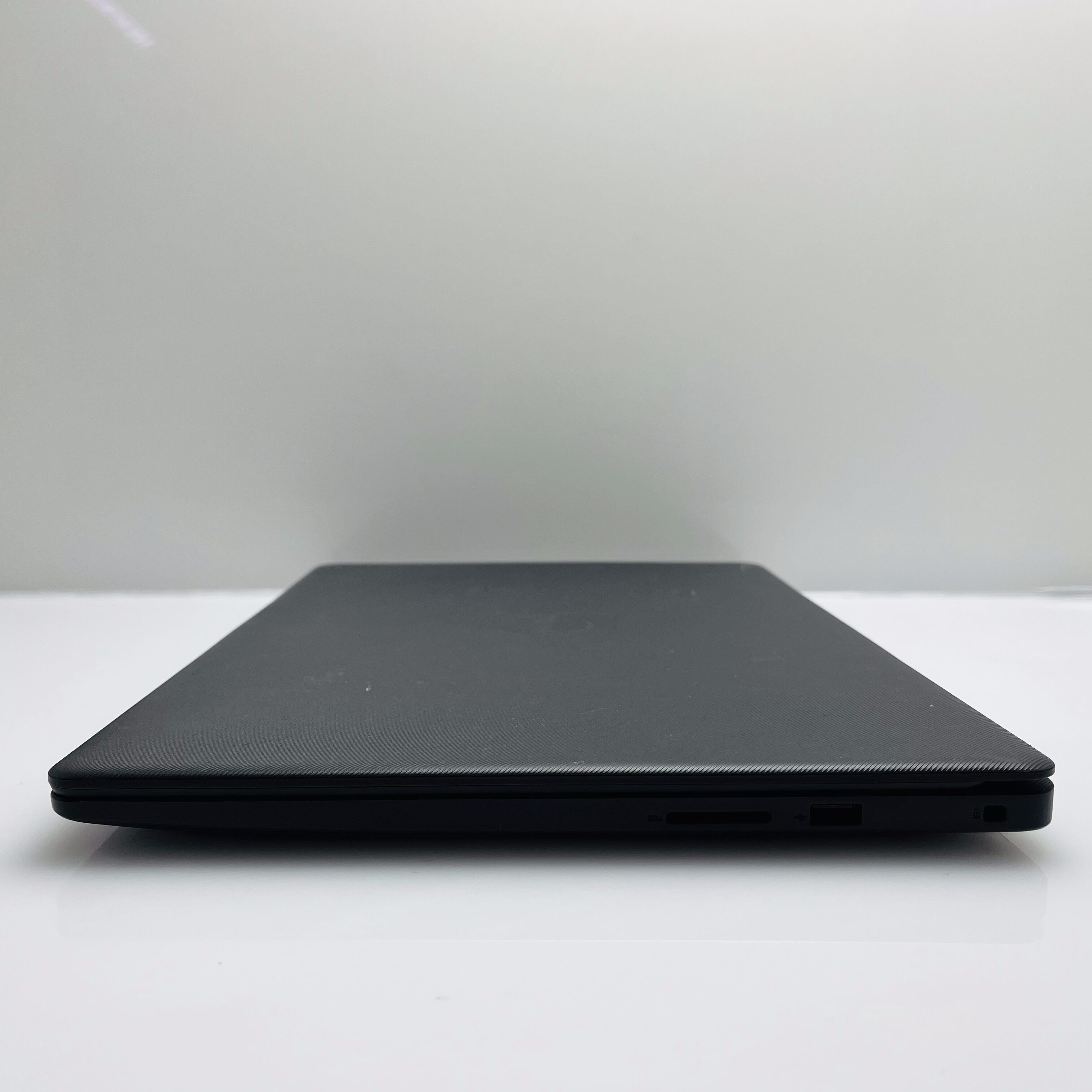 Dell Vostro 3591 10th Gen "Core i3" 2.10GHz 8GB RAM 500GB SSD (NVMe) Black - Minor Bright Spots - Image 7