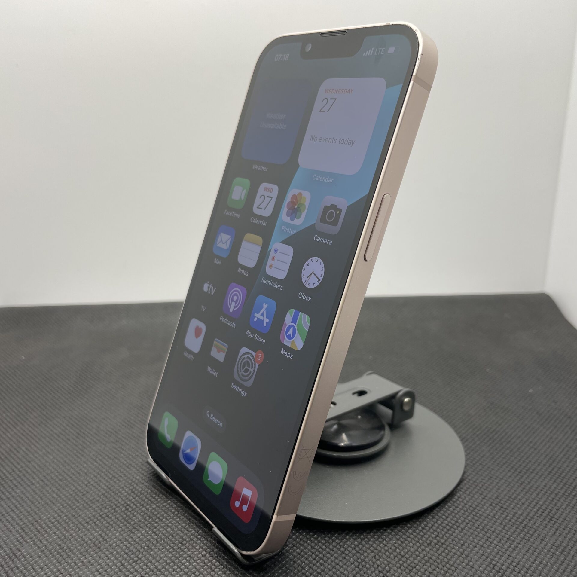 Apple iPhone 13 128GB Pink (6 Month Warranty) - Image 4