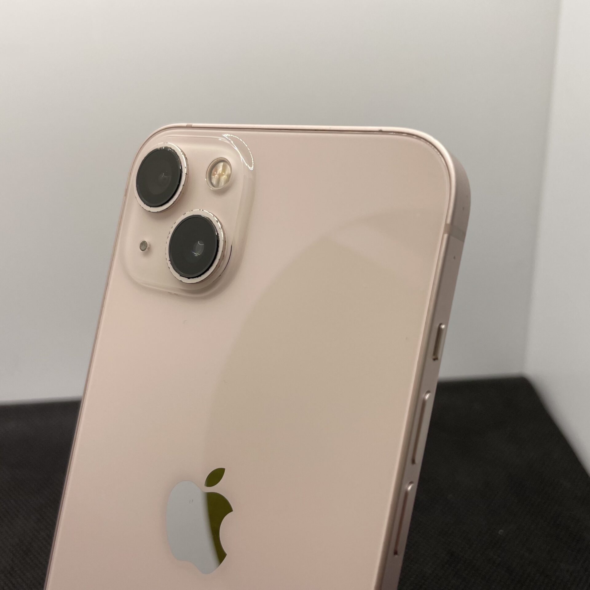 Apple iPhone 13 128GB Pink (6 Month Warranty) - Image 11