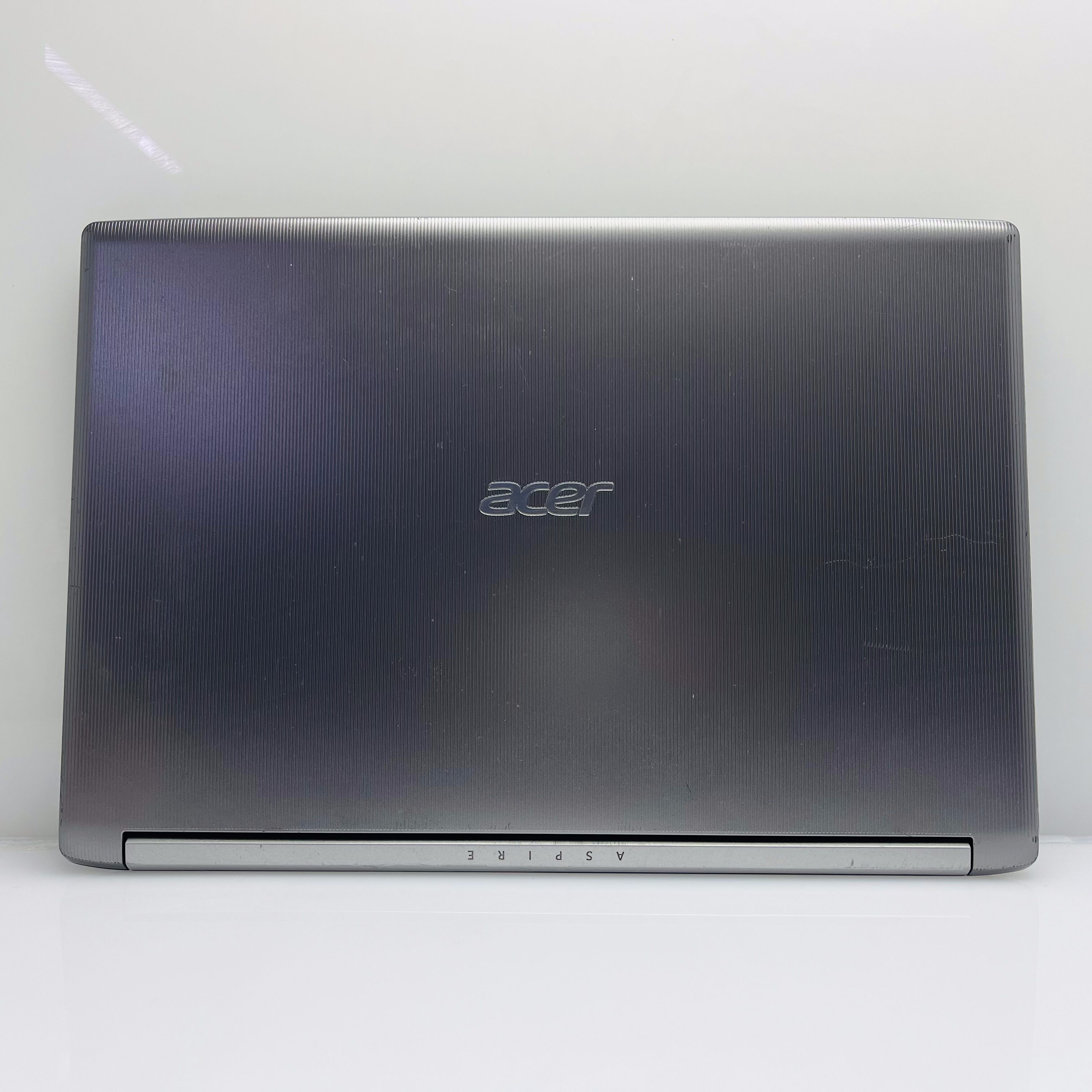 Acer Aspire A515-51 8th Gen "Core i7" 1.80GHz 8GB RAM 500GB SSD Grey - Minor Bright Spots And Cracked Casing - Image 2