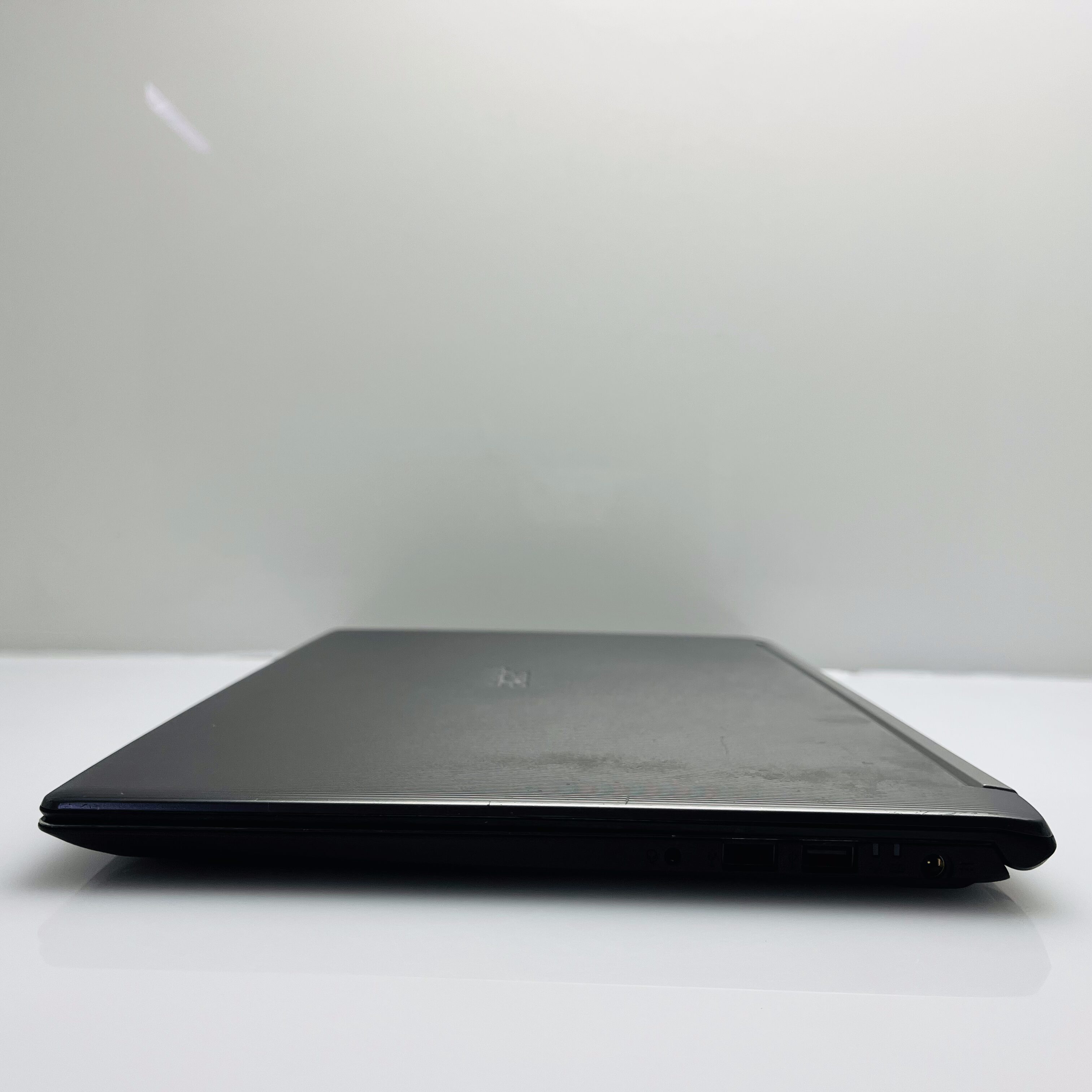 Acer Aspire A515-51 8th Gen "Core i7" 1.80GHz 8GB RAM 500GB SSD Grey - Minor Bright Spots And Cracked Casing - Image 7