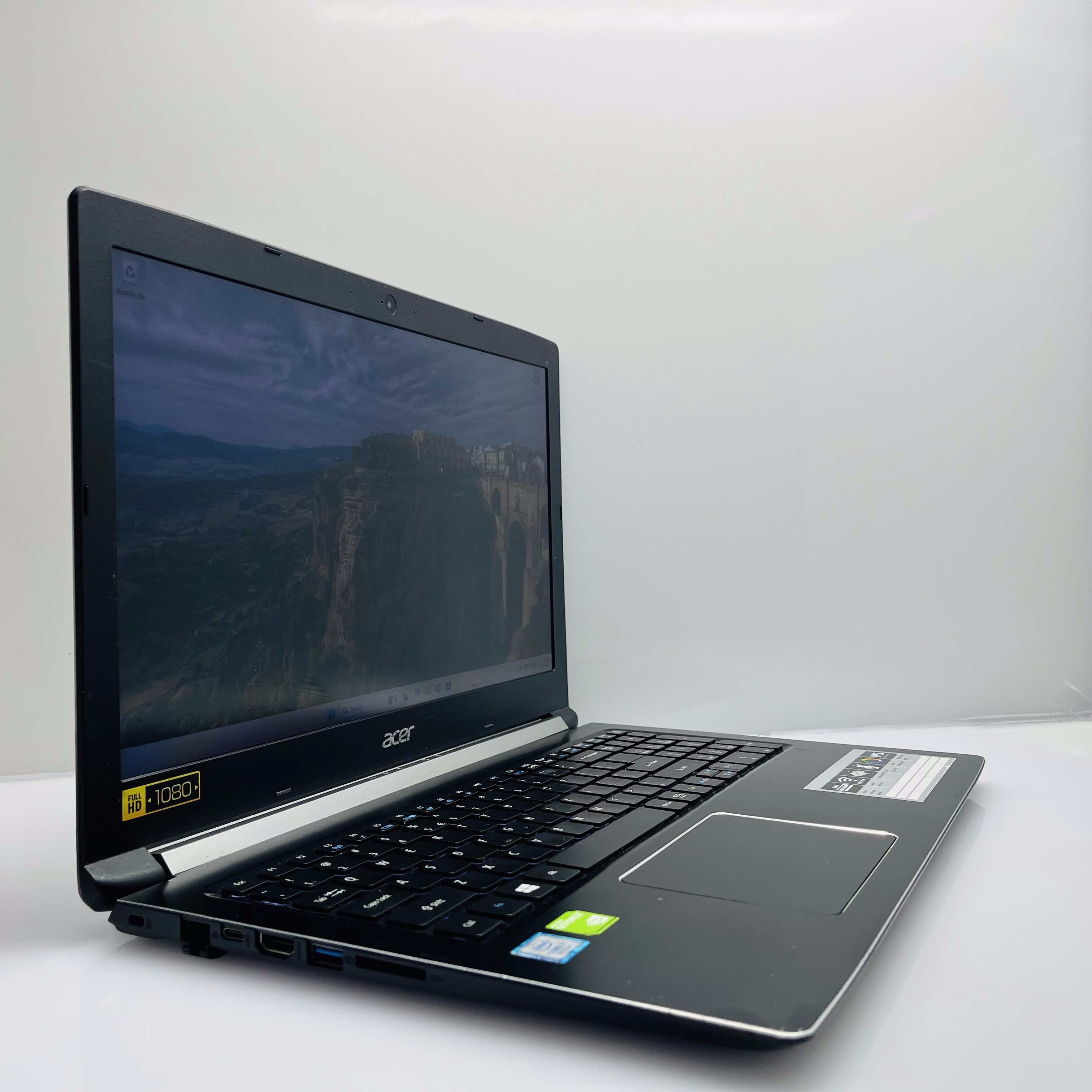 Acer Aspire A515-51 8th Gen "Core i7" 1.80GHz 8GB RAM 500GB SSD Grey - Minor Bright Spots And Cracked Casing - Image 13