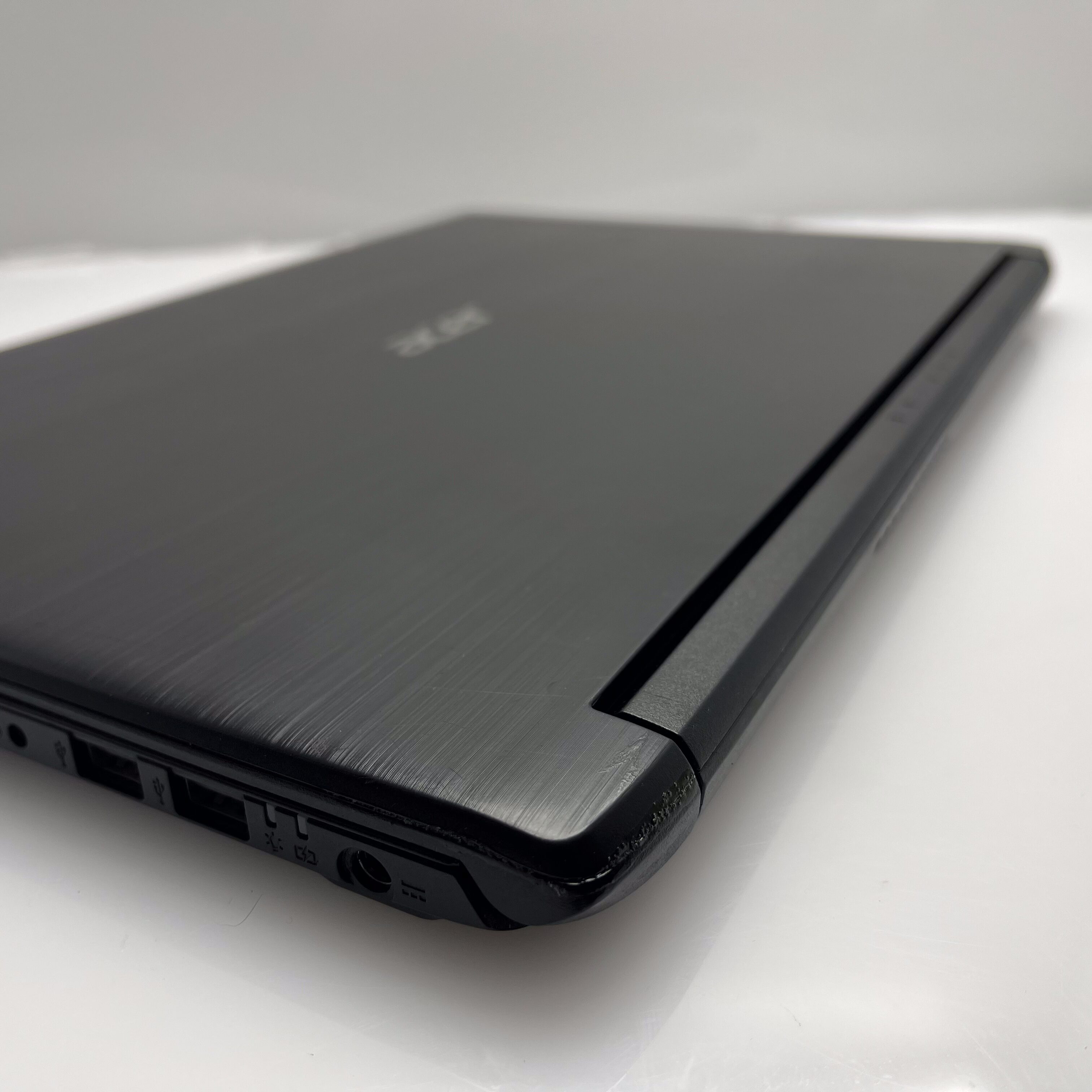 Acer Aspire 3 A315-53 7th Gen "Core i3" 2.40GHz 8GB RAM 512GB SSD Black - Damaged Casing And Hinge - Image 9