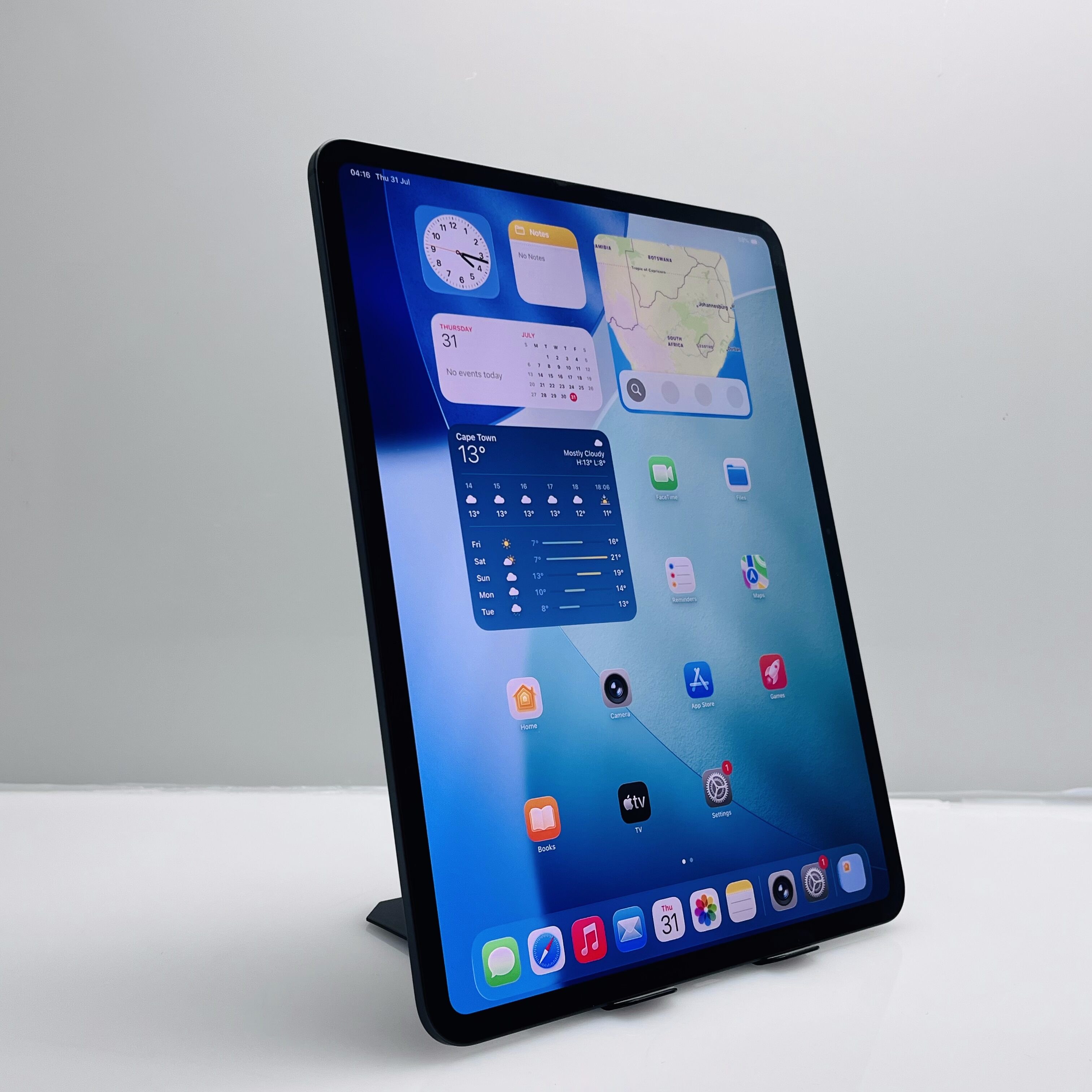 Apple iPad Pro 13″ M4 256GB (WiFi-Only) Space Black (12 Month Warranty) - Mint Condition - Image 3