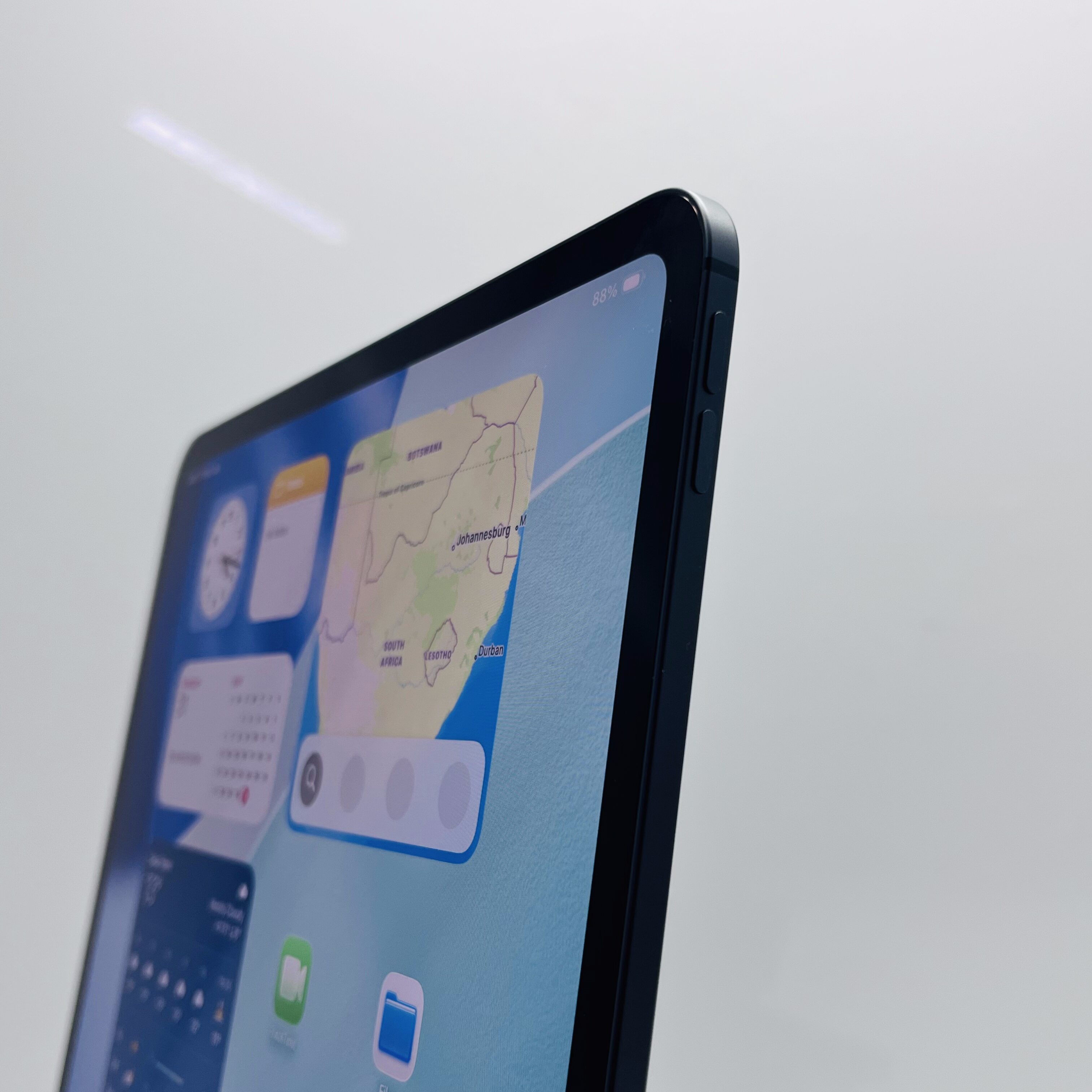 Apple iPad Pro 13″ M4 256GB (WiFi-Only) Space Black (12 Month Warranty) - Mint Condition - Image 5
