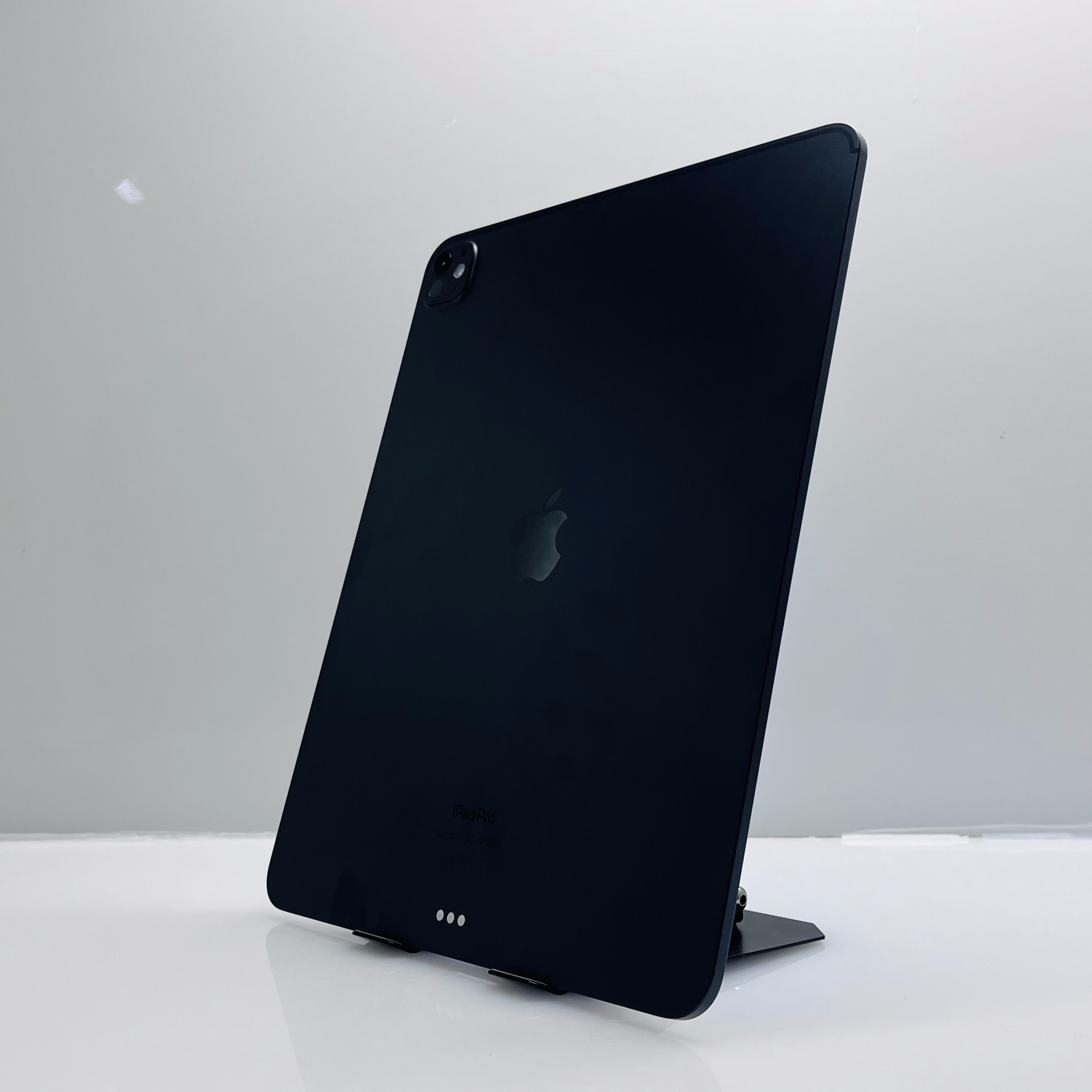 Apple iPad Pro 13″ M4 256GB (WiFi-Only) Space Black (12 Month Warranty) - Mint Condition - Image 6
