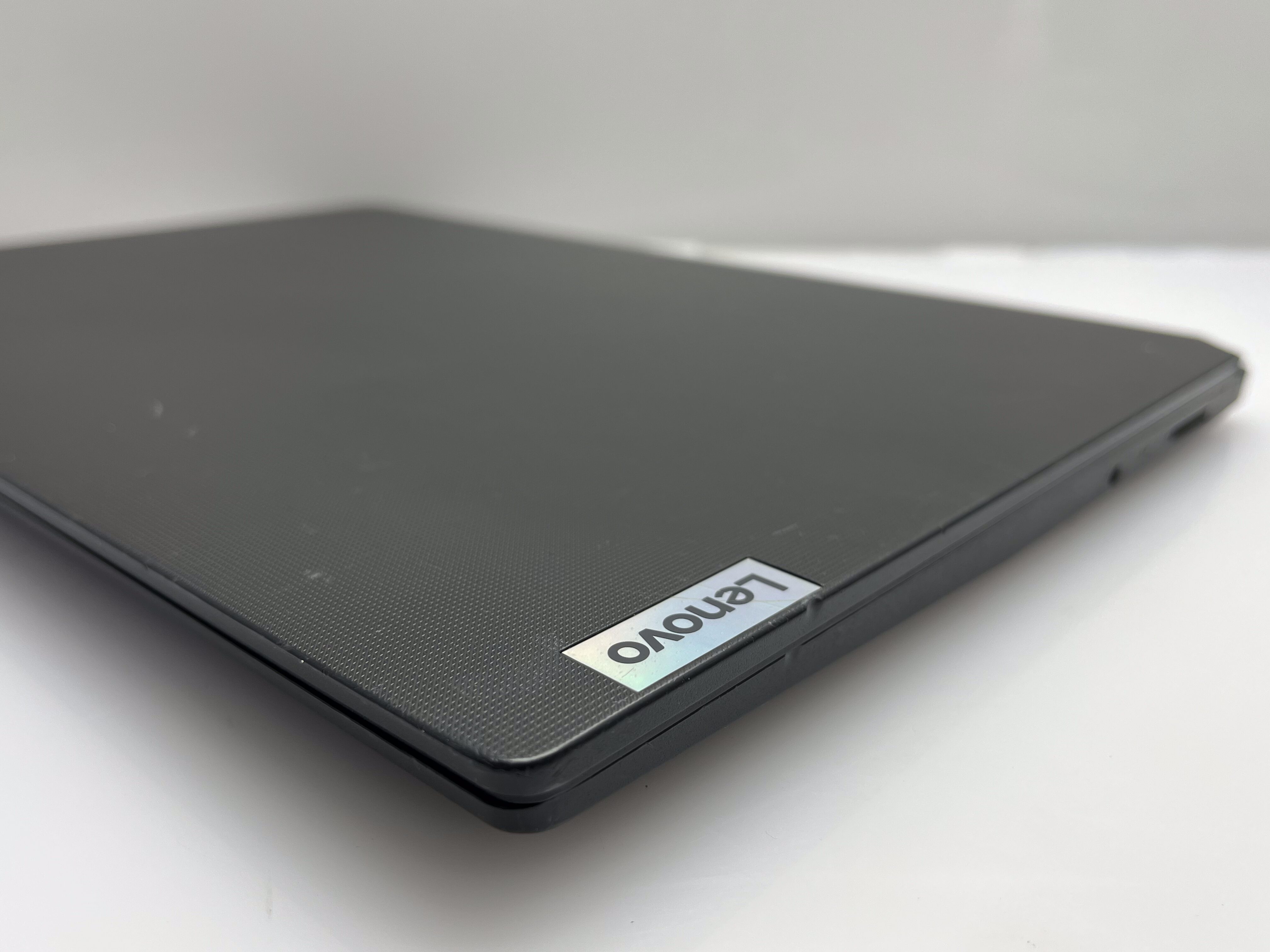 Lenovo IdeaPad 3 15ITL05 11th Gen 8GB RAM 512GB SSD NVMe Black - Bright Spots And Damaged Casing - Image 6