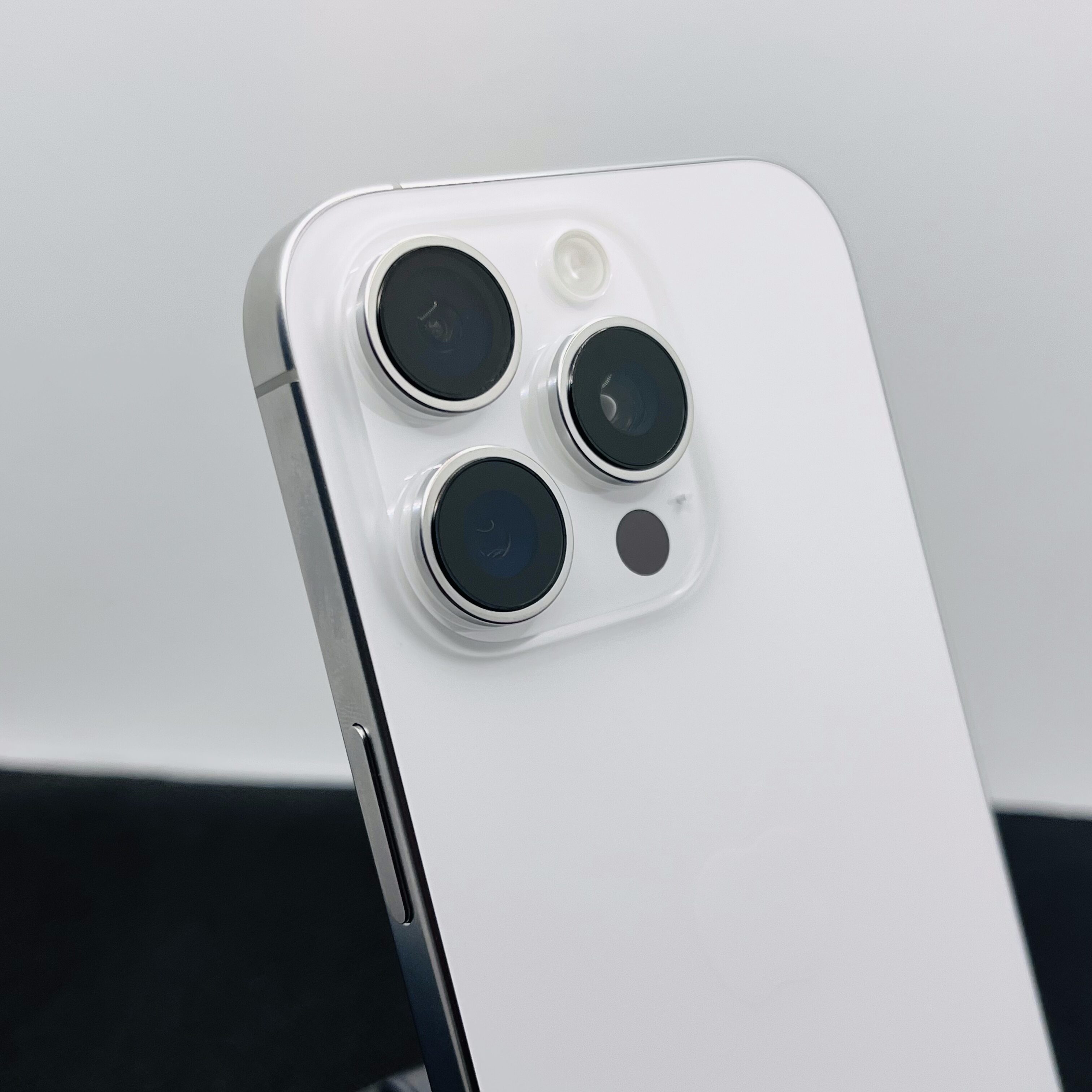 Apple iPhone 16 Pro 256GB White Titanium (10 Year Warranty) - Mint Condition - Image 11