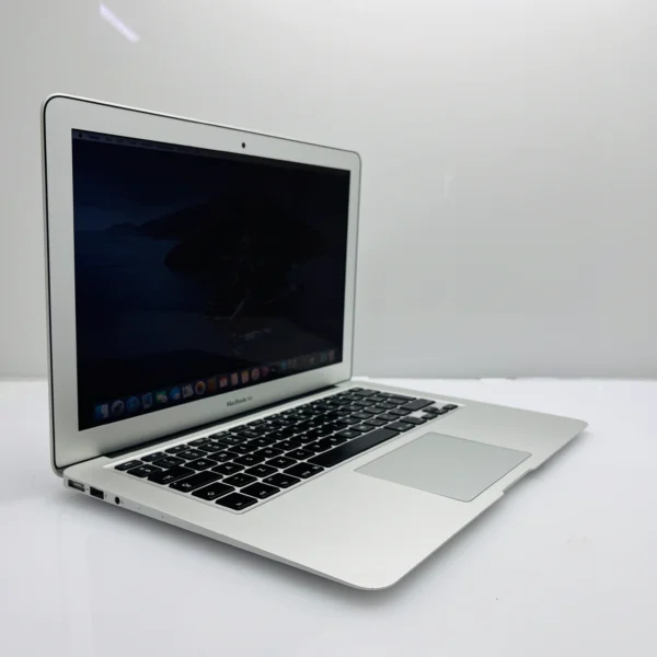 Apple MacBook Air 13-Inch “Core i5” 1.8GHz (2017) 8GB RAM 256GB
