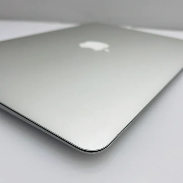 Apple MacBook Air 13-Inch “Core i5” 1.8GHz (2017) 8GB RAM 256GB