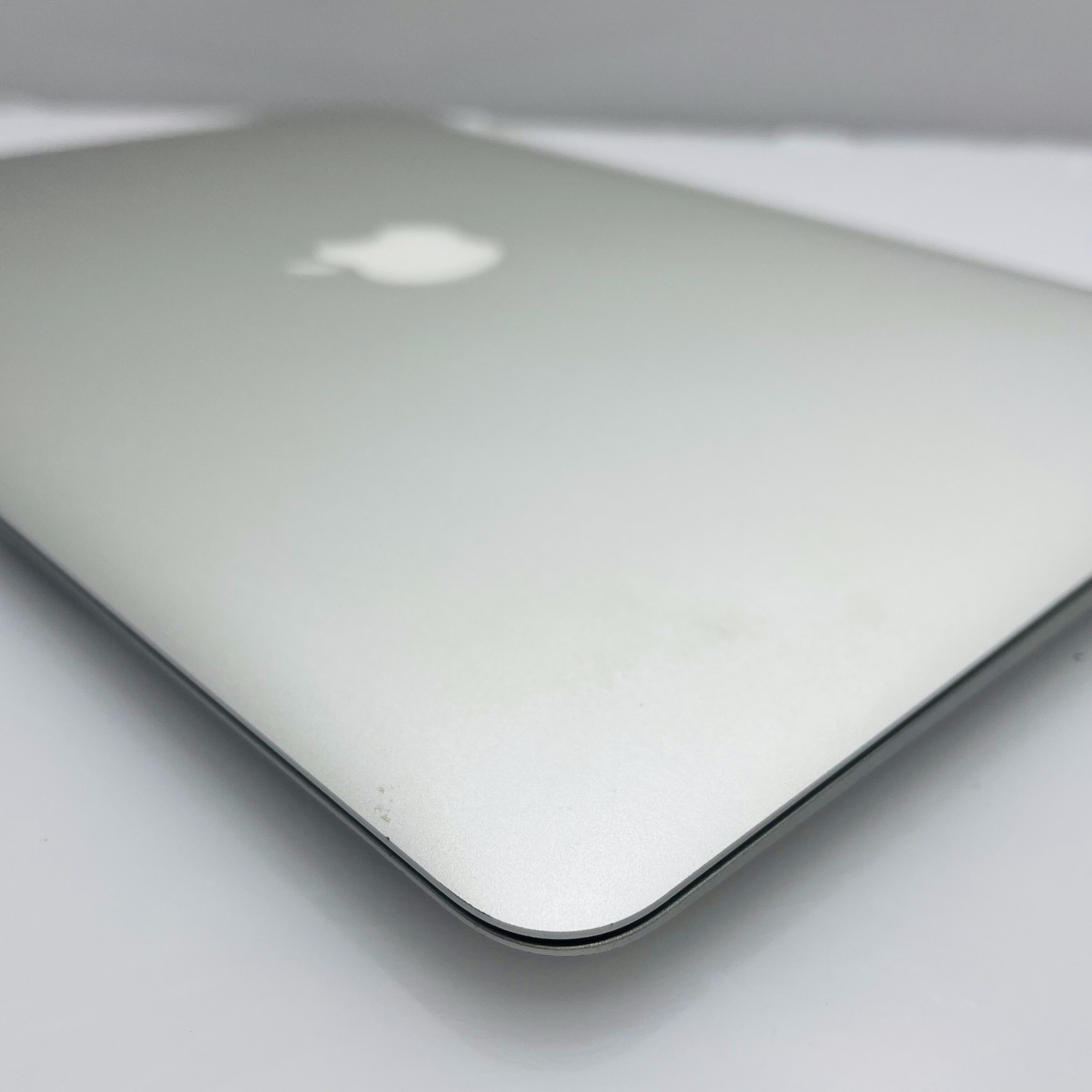 Apple MacBook Air 13-Inch “Core i5” 1.8GHz (2017) 8GB RAM 256GB