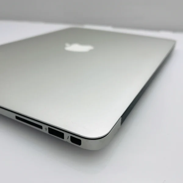 Apple MacBook Air 13-Inch “Core i5” 1.8GHz (2017) 8GB RAM 256GB