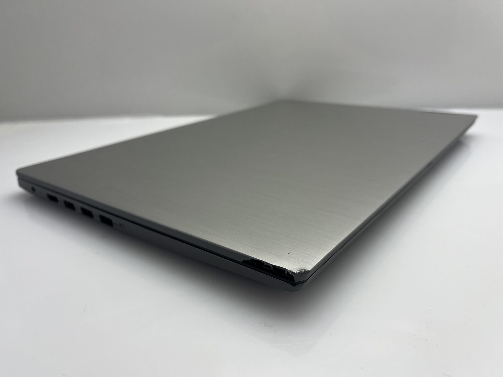 Lenovo IdeaPad 3 15IML05 "Core i3" 8GB RAM 512GB SSD Silver - Image 5