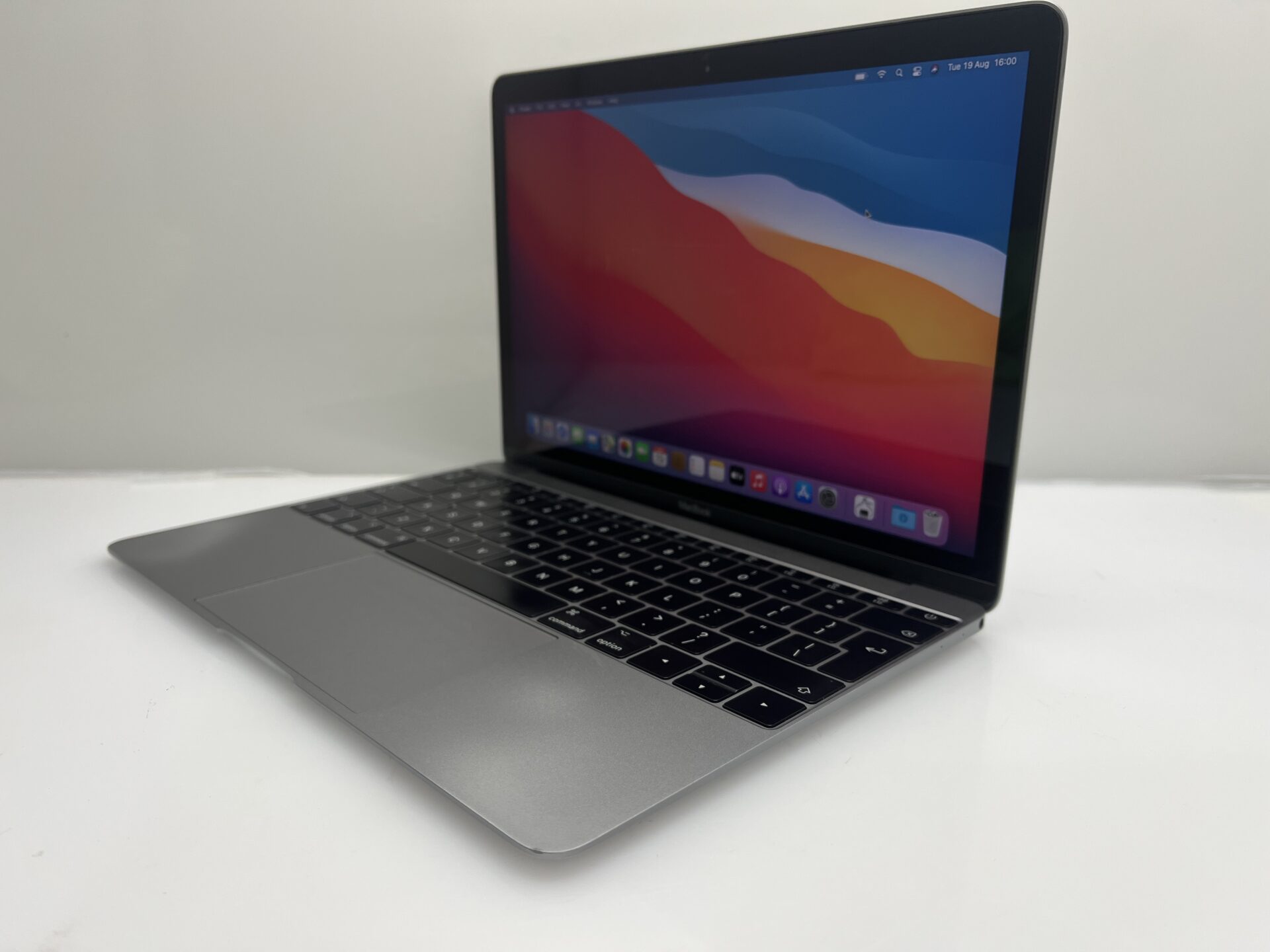 Apple MacBook “Core m3” 12-Inch 1.2GHz (Mid-2017) 8GB RAM 256GB