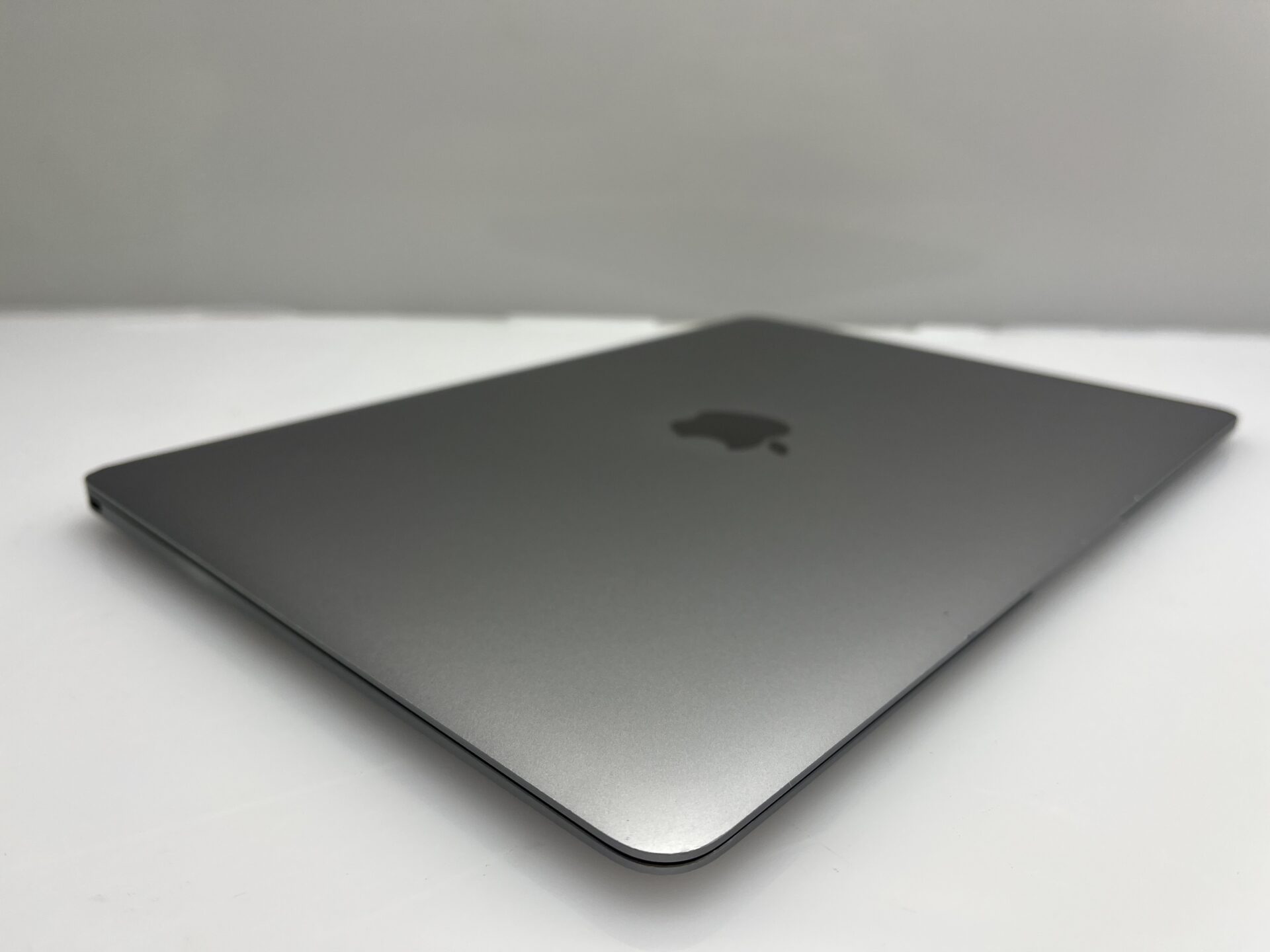 Apple MacBook “Core m3” 12-Inch 1.2GHz (Mid-2017) 8GB RAM 256GB