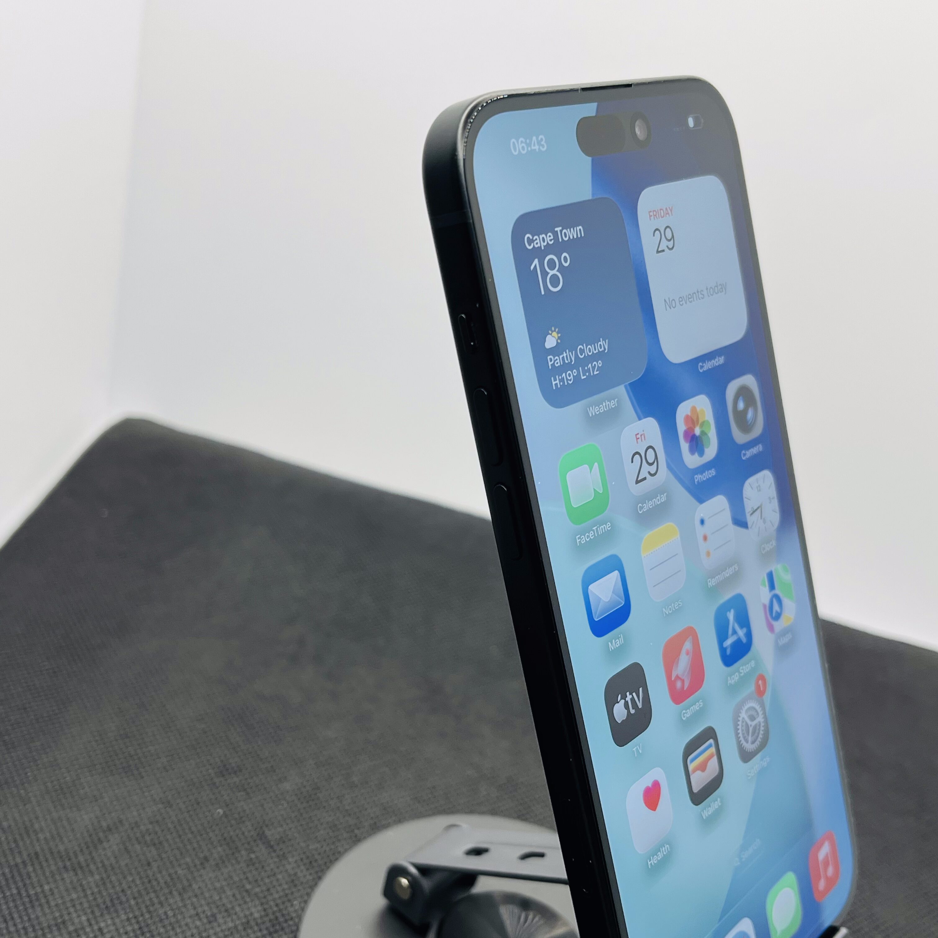 Apple iPhone 15 Plus 128GB Black (12 Month Warranty) | Epic Deals SA