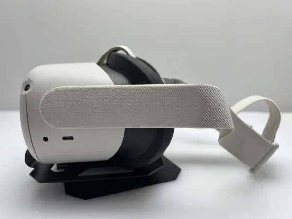 Meta Oculus Quest 2 VR Headset 128GB White + 2 Touch Controllers