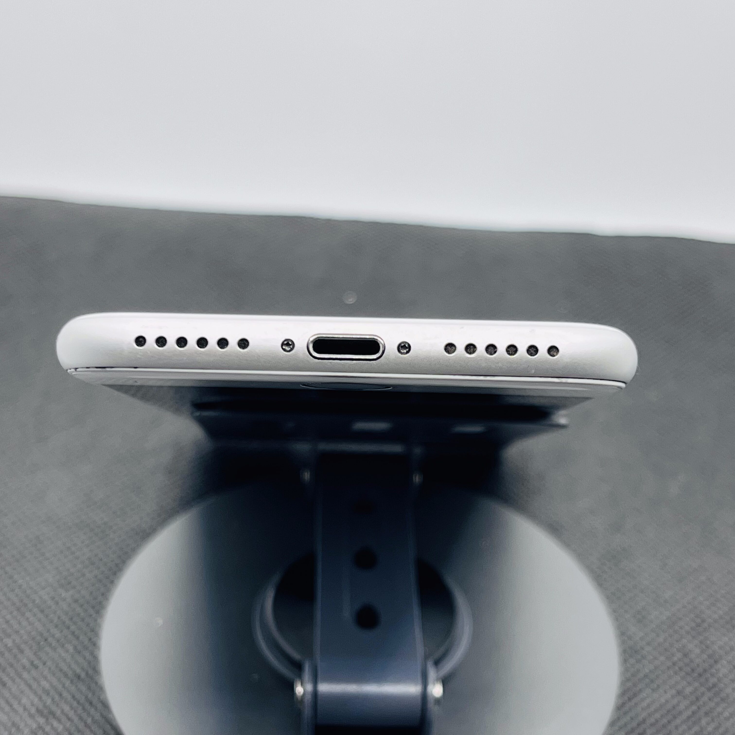 Apple iPhone 8 64GB Silver - Chipped Home Button | Epic Deals SA
