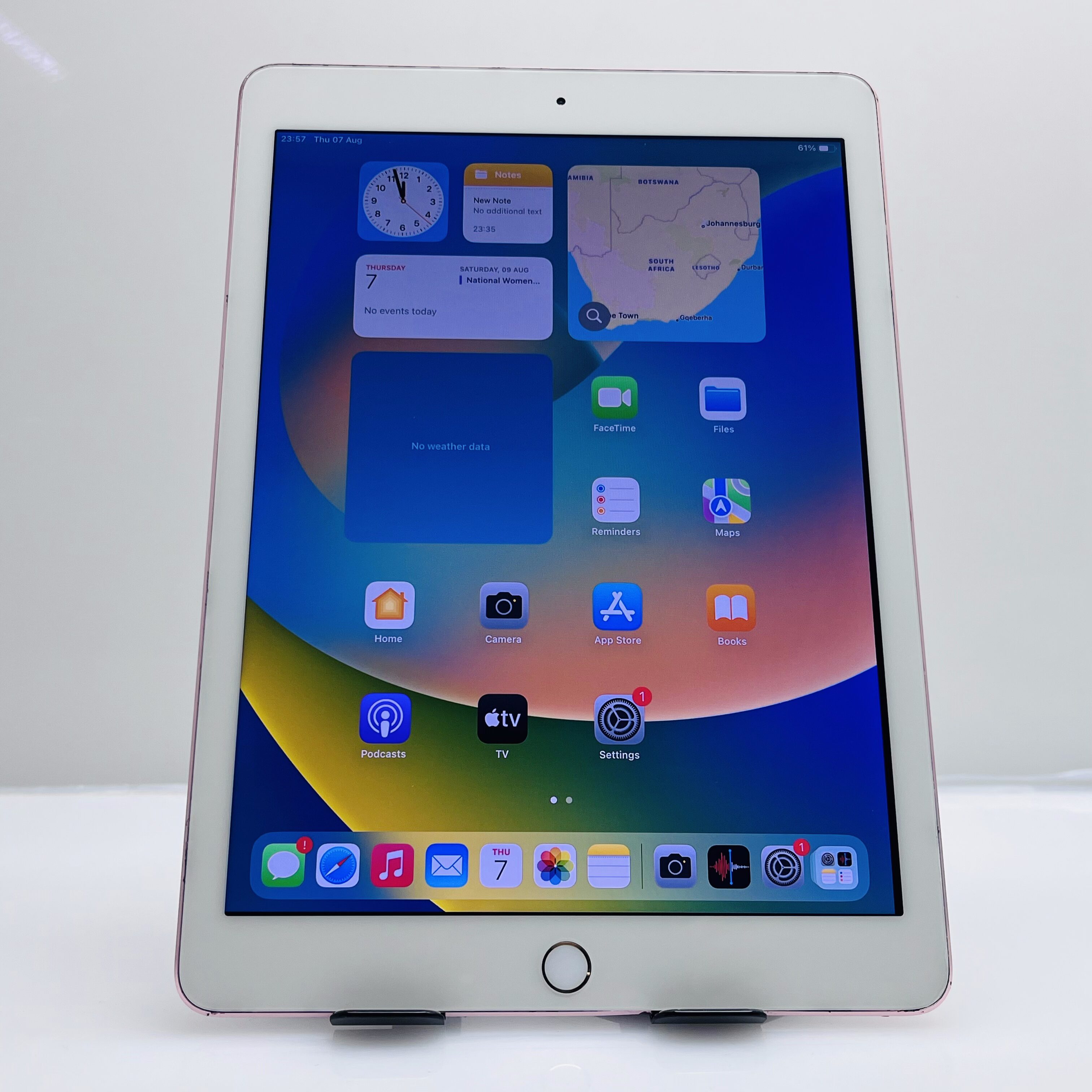 Apple iPad Pro 9.7″ 1st Gen 32GB (Wifi Only) Rose Gold – No Touch