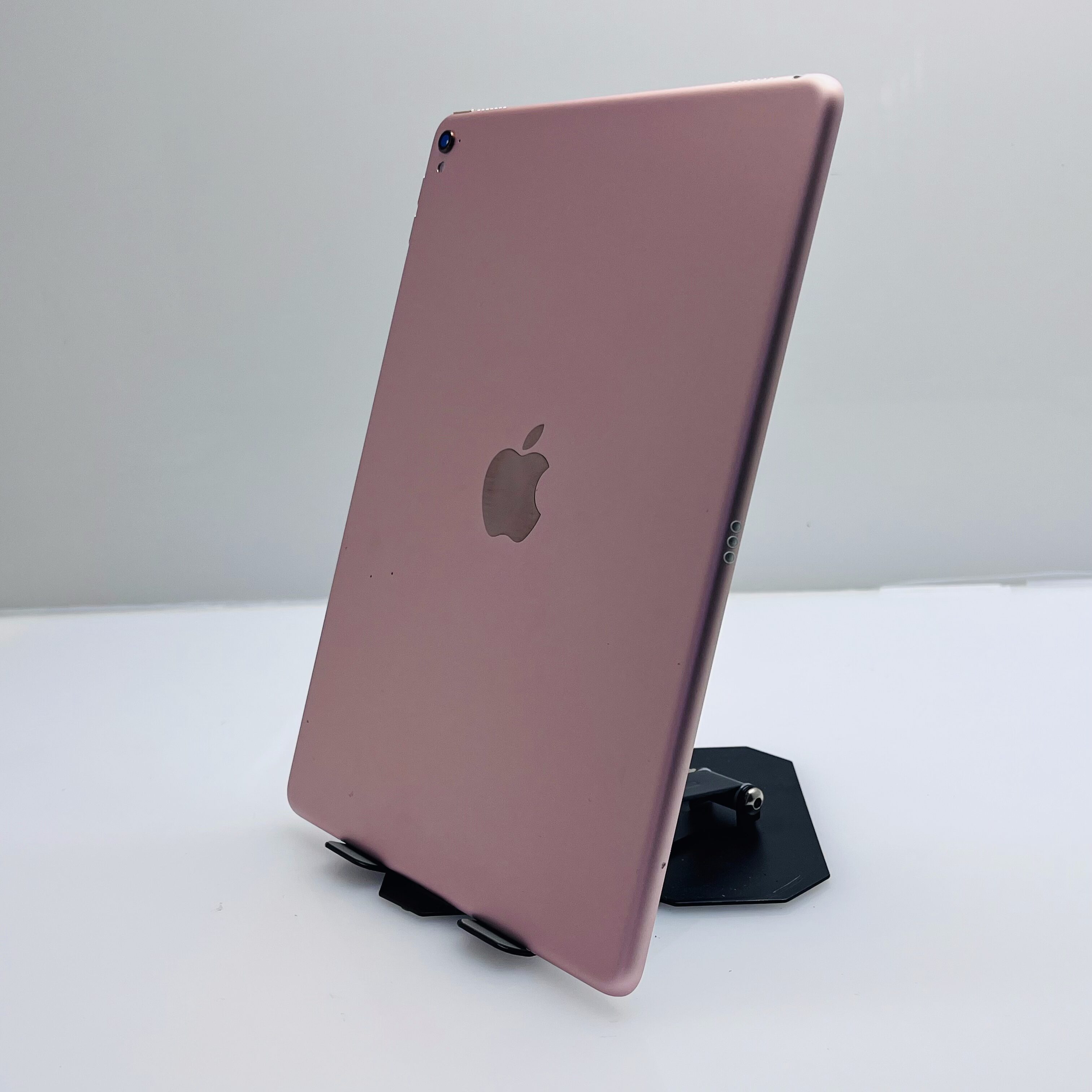 Apple iPad Pro 9.7″ 1st Gen 32GB (Wifi Only) Rose Gold – No Touch
